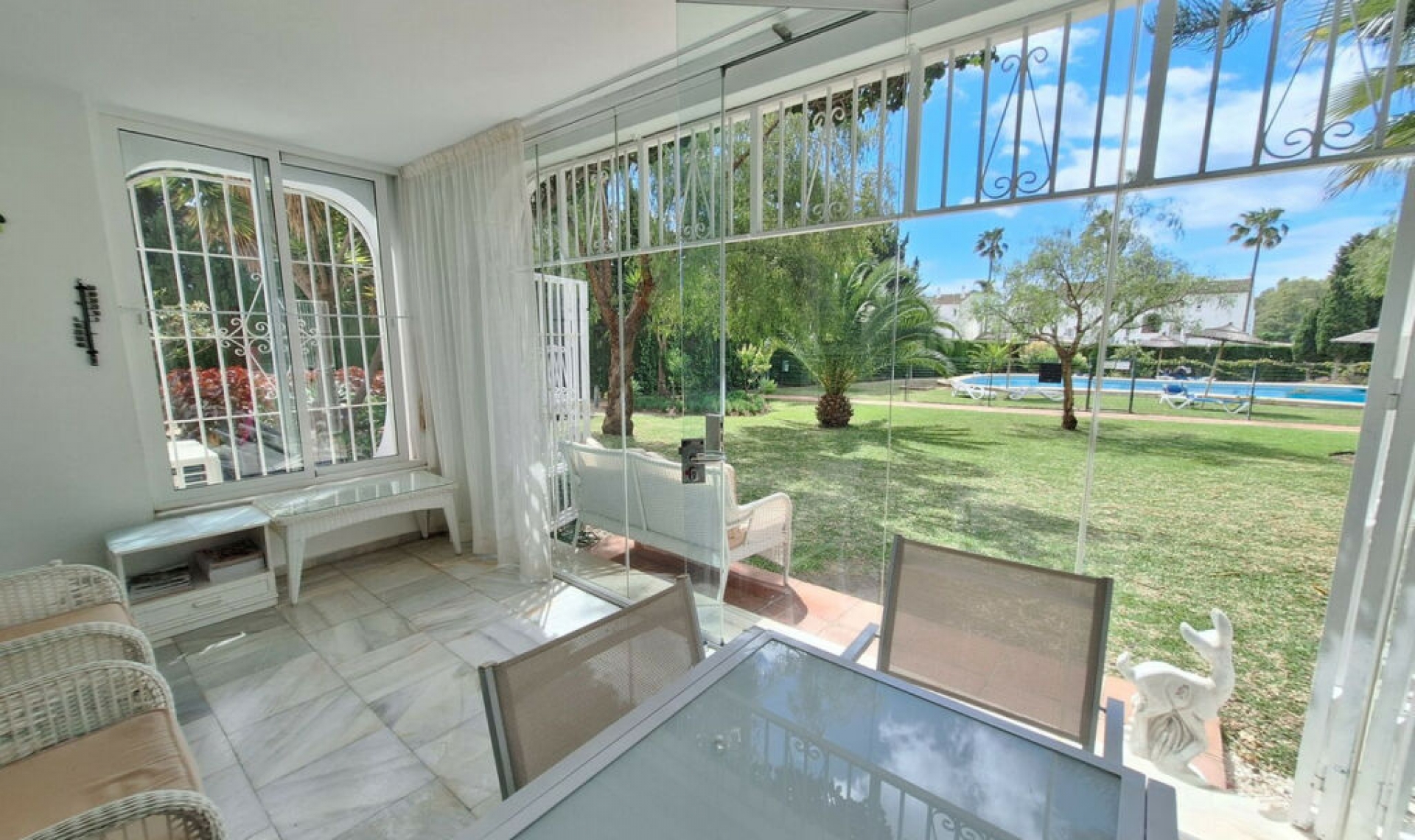 Resale - Apartment -
El Paraiso