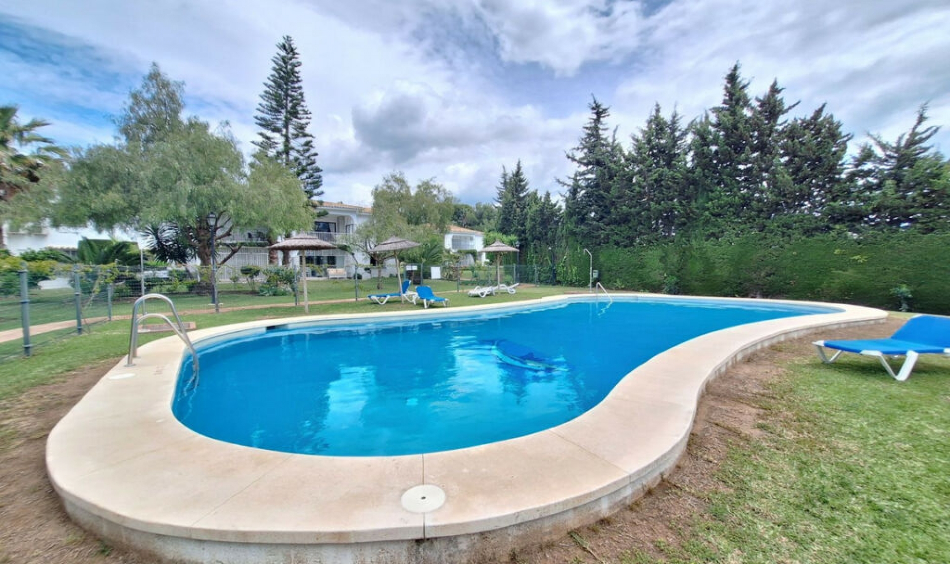 Resale - Apartment -
El Paraiso