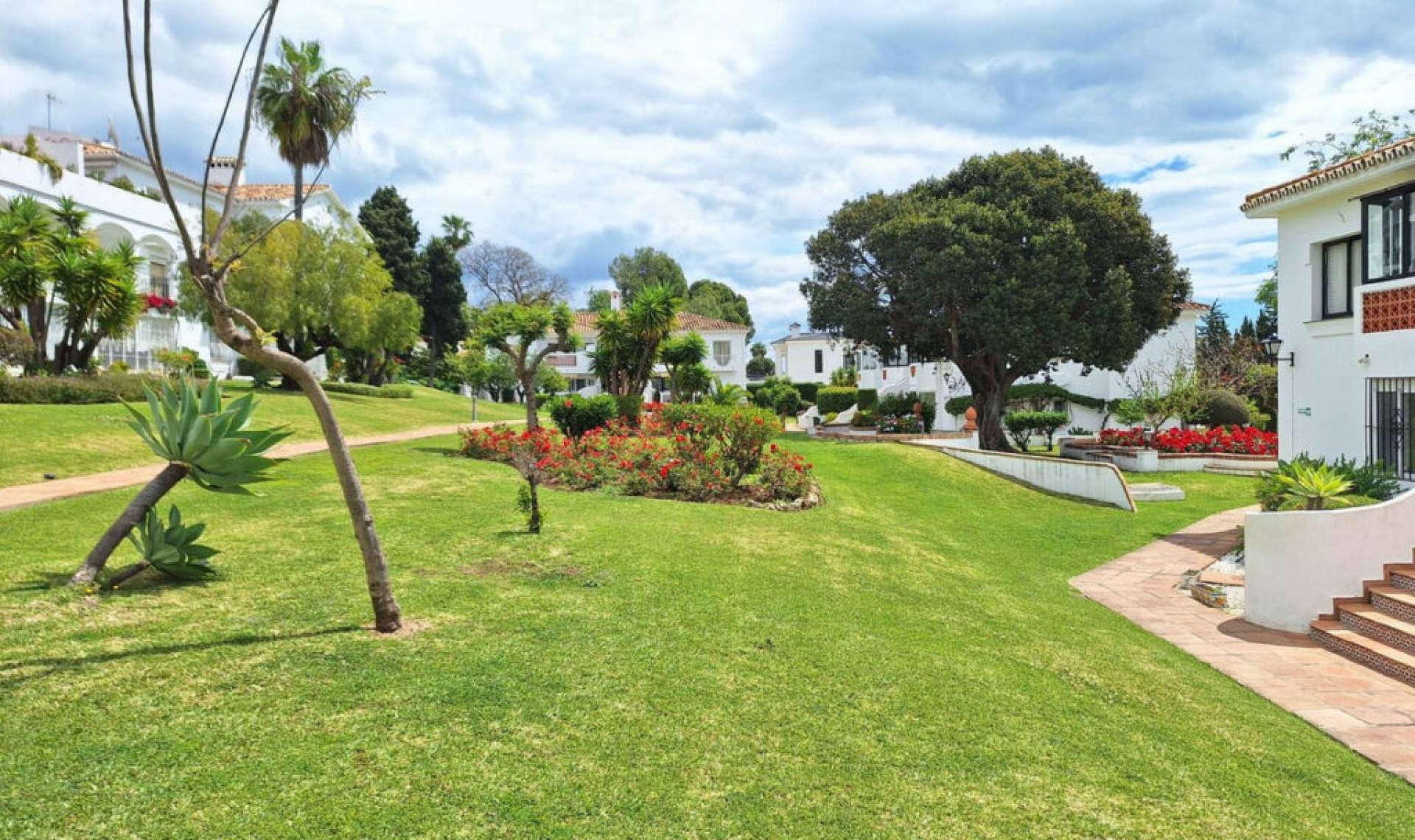 Resale - Apartment -
El Paraiso