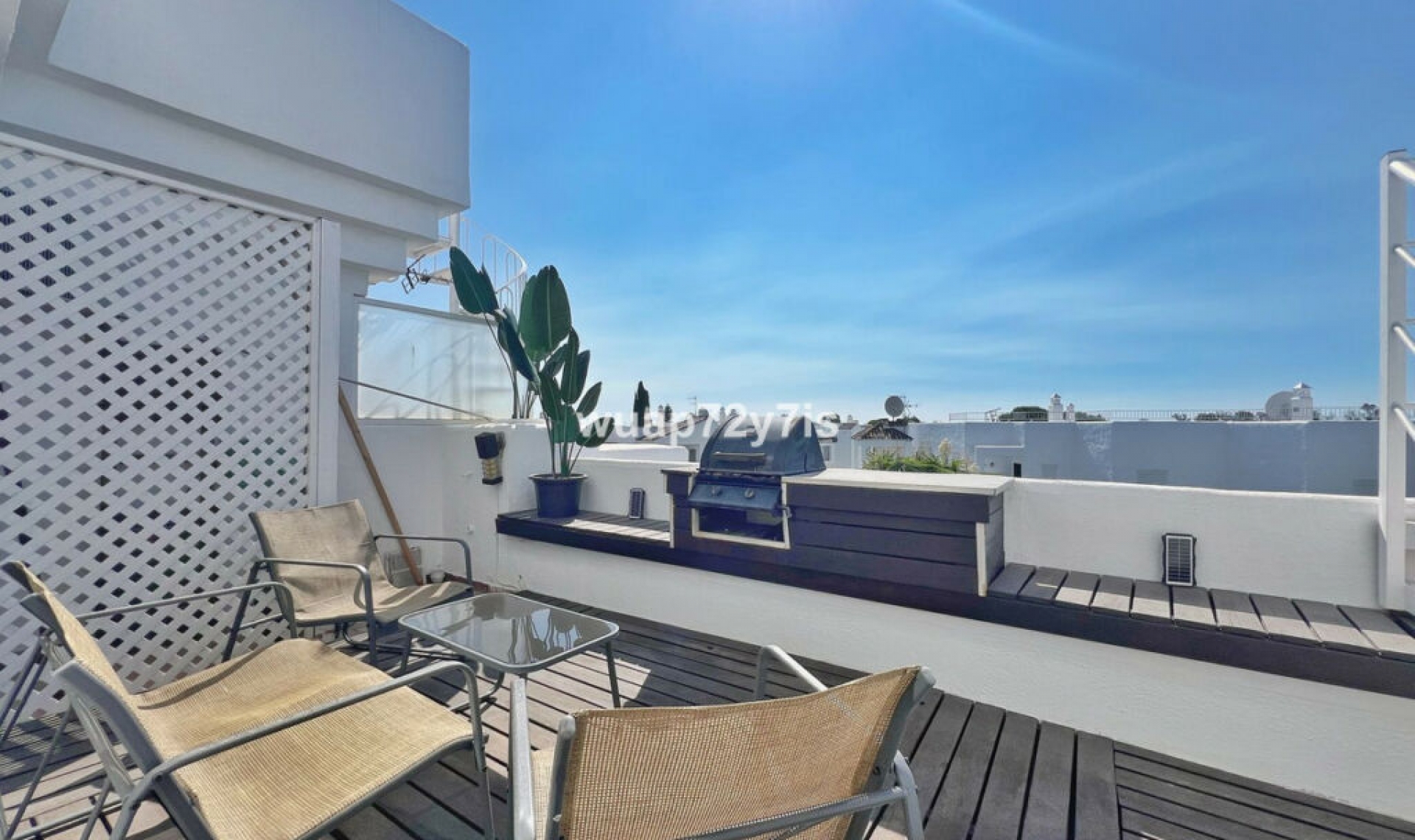 Resale - Apartment -
El Paraiso