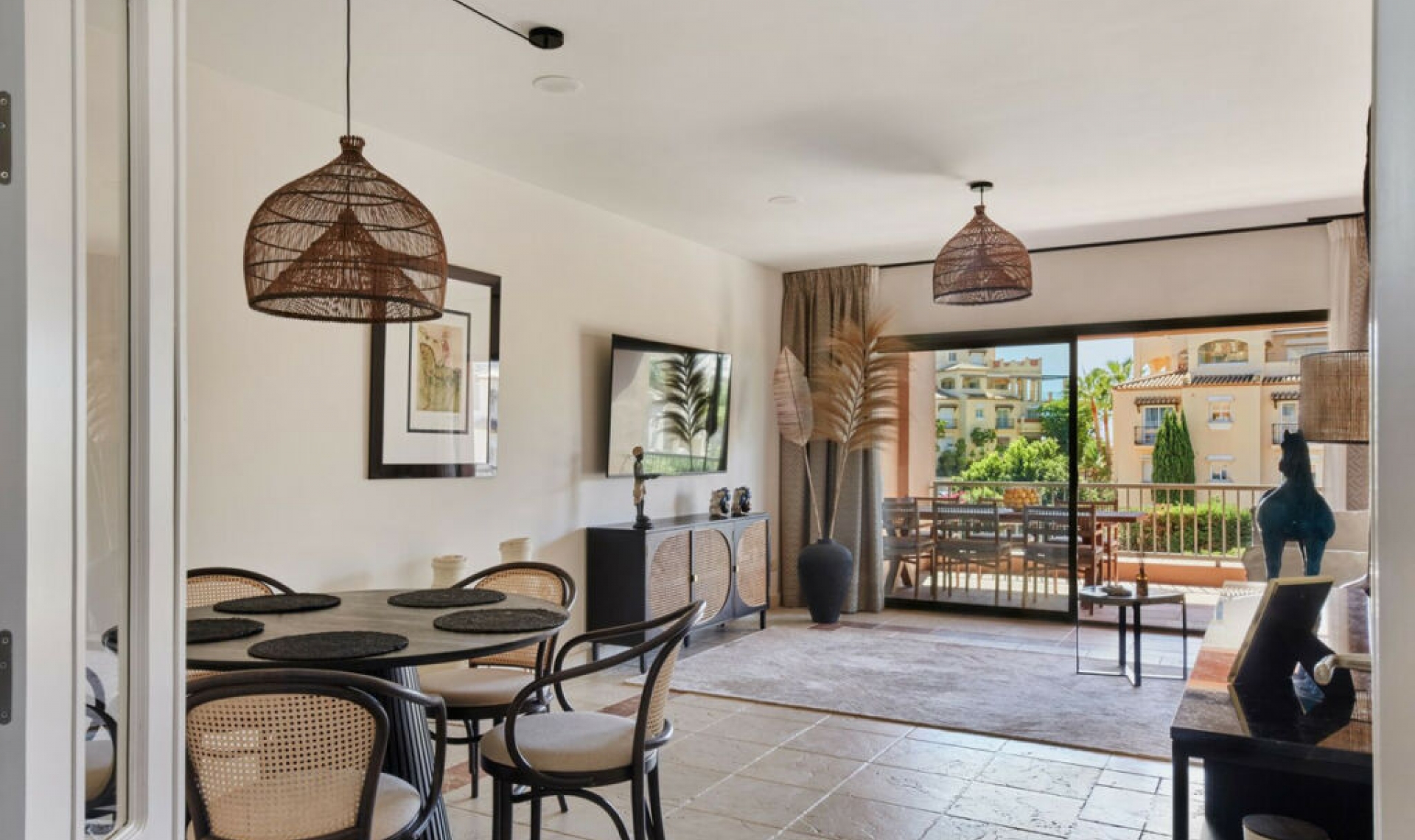 Resale - Apartment -
El Paraiso