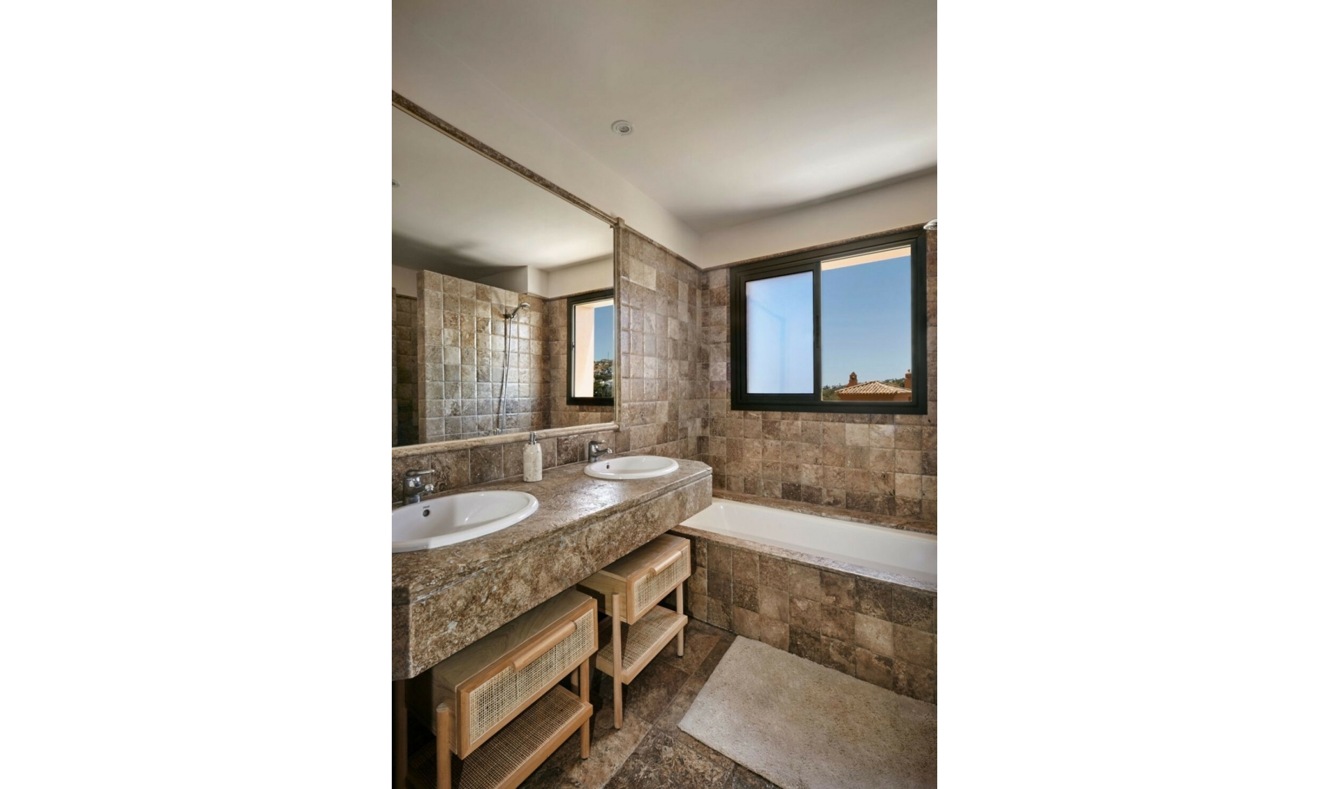 Resale - Apartment -
El Paraiso