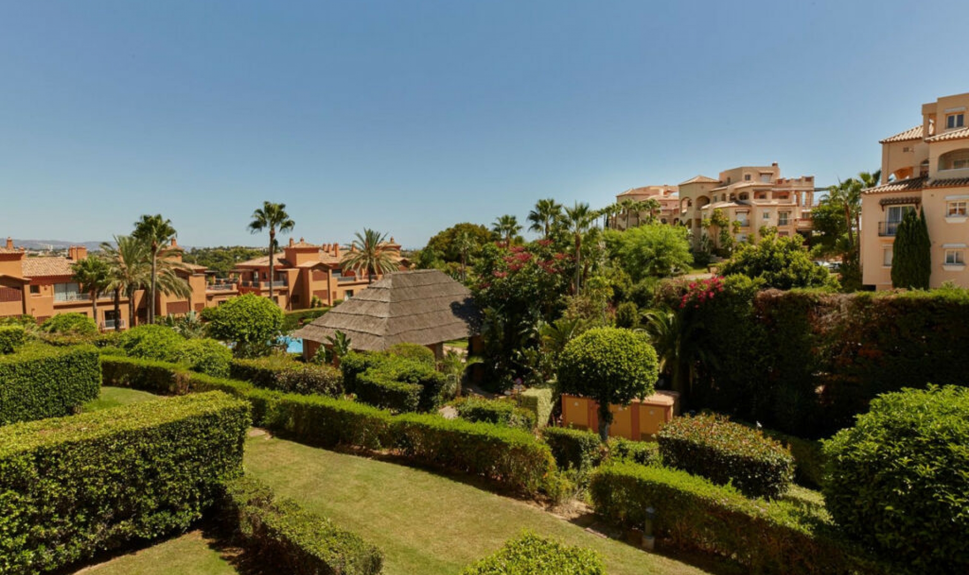 Resale - Apartment -
El Paraiso