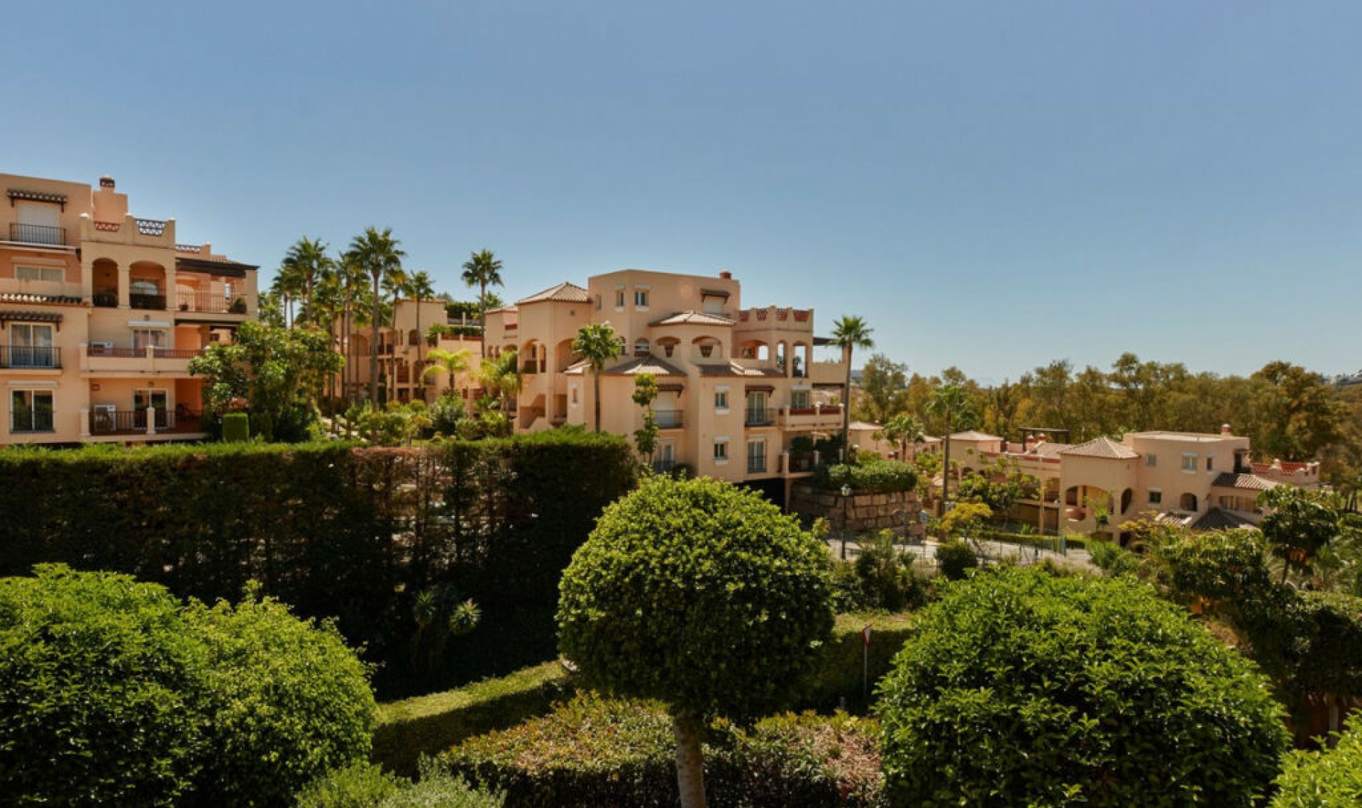 Resale - Apartment -
El Paraiso