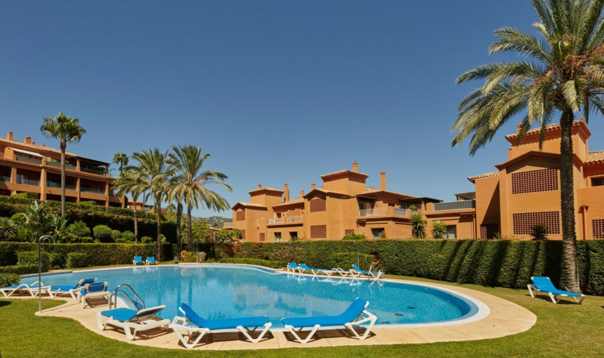 Resale - Apartment -
El Paraiso