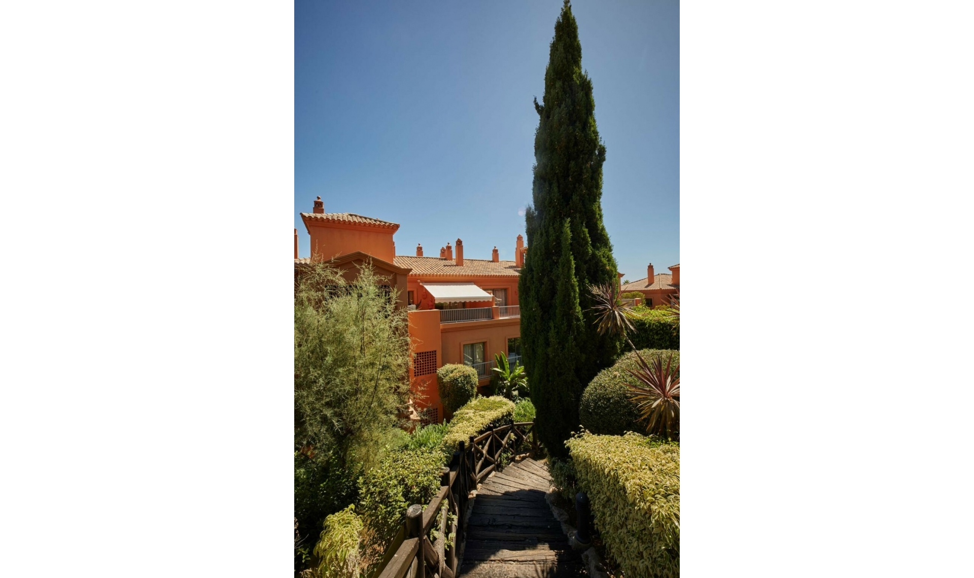 Resale - Apartment -
El Paraiso