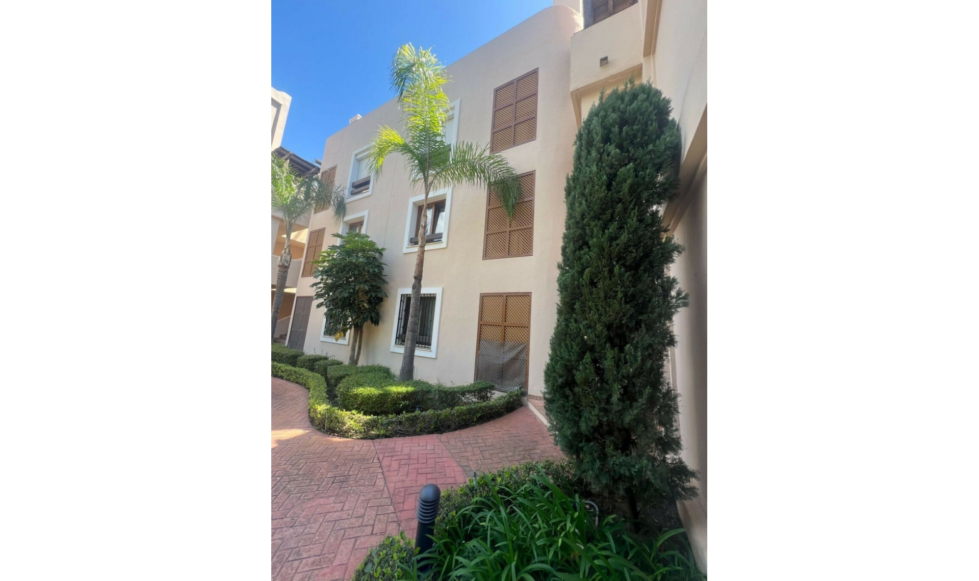 Resale - Apartment -
El Paraiso