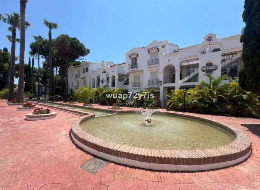 Resale - Apartment -
El Presidente
