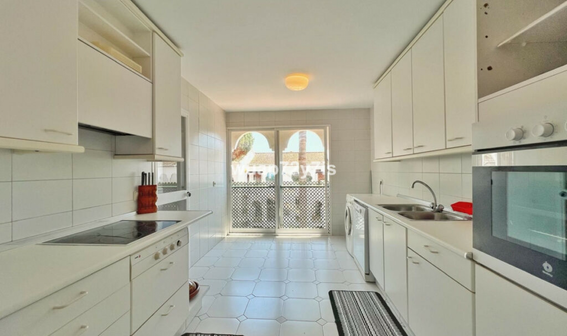 Resale - Apartment -
El Presidente