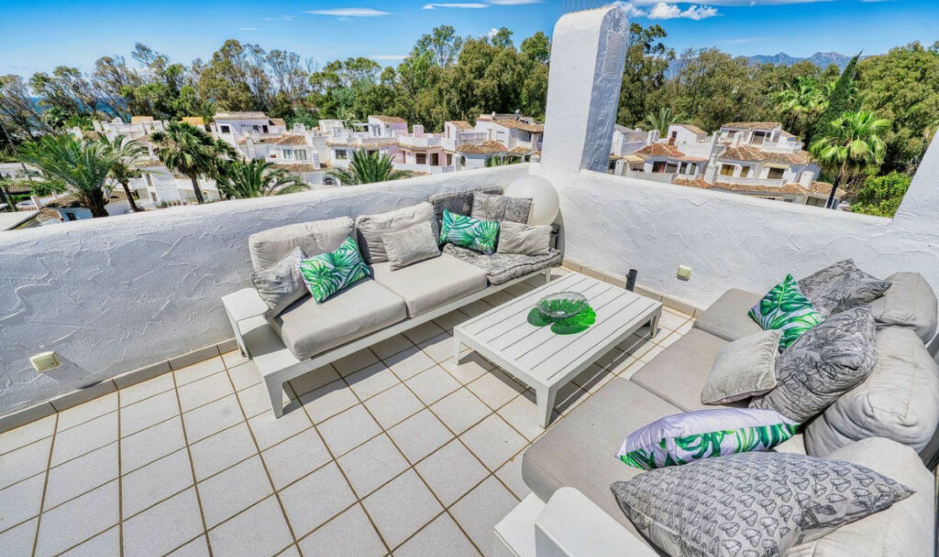Resale - Apartment -
Elviria