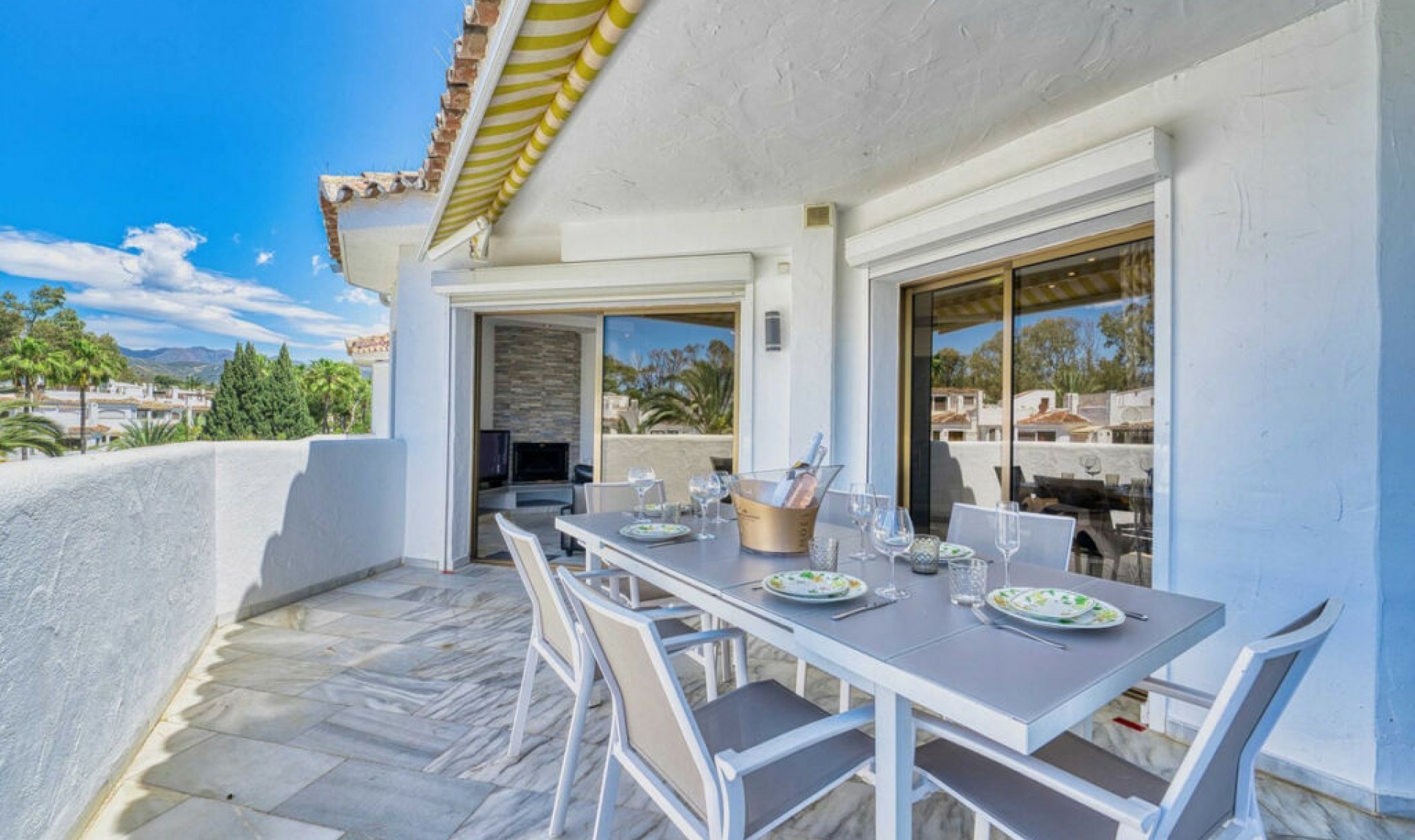 Resale - Apartment -
Elviria