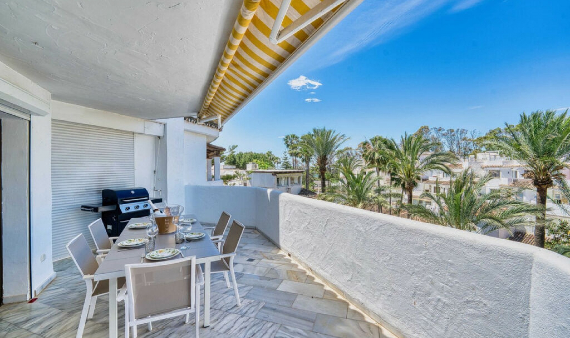 Resale - Apartment -
Elviria