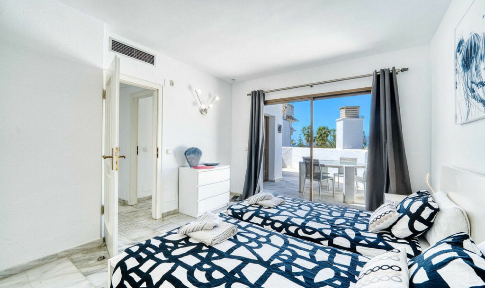 Resale - Apartment -
Elviria