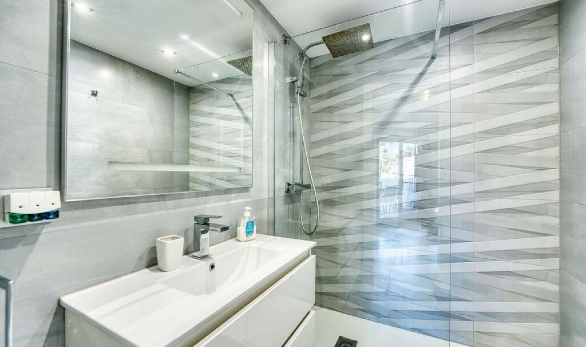 Resale - Apartment -
Elviria