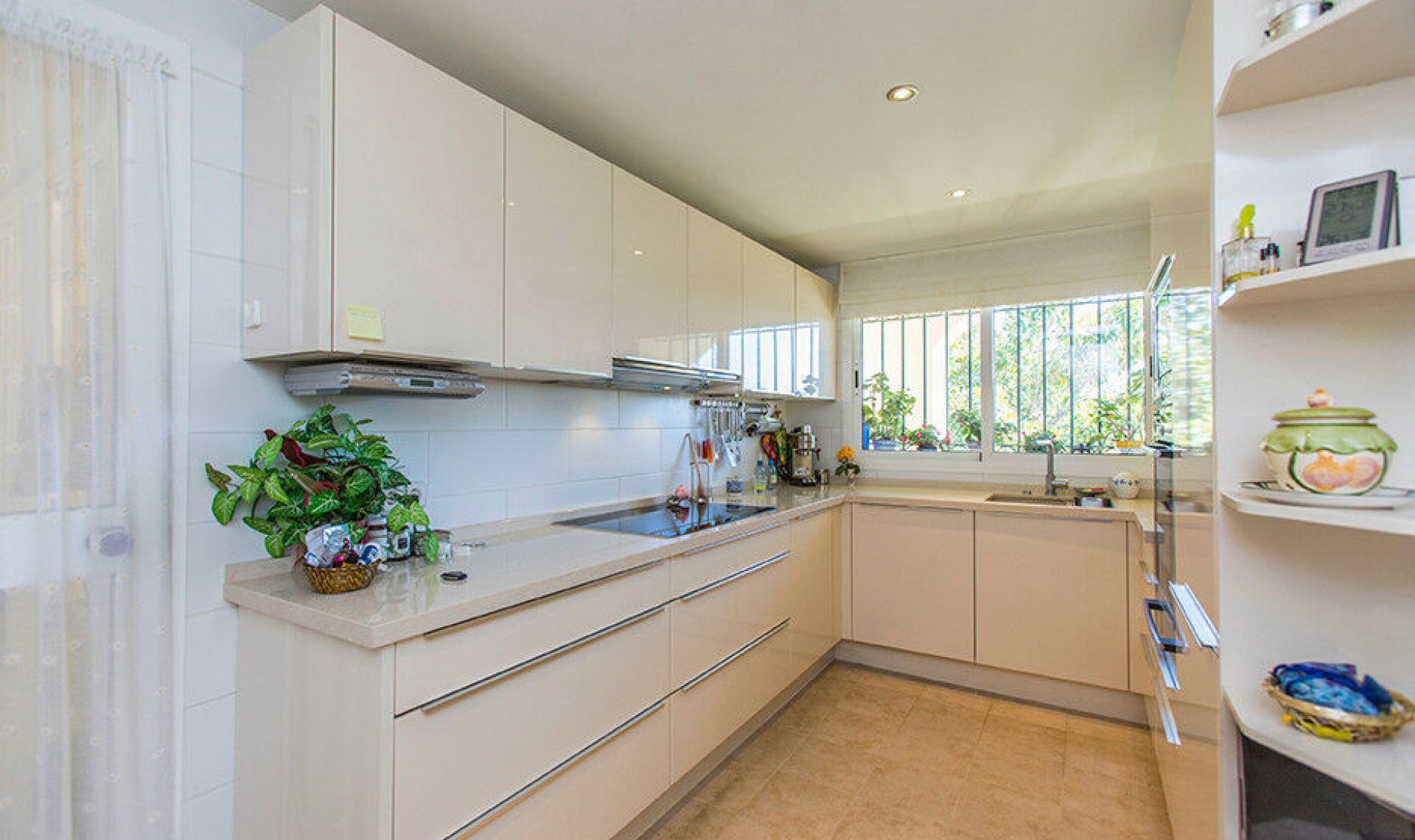 Resale - Apartment -
Elviria