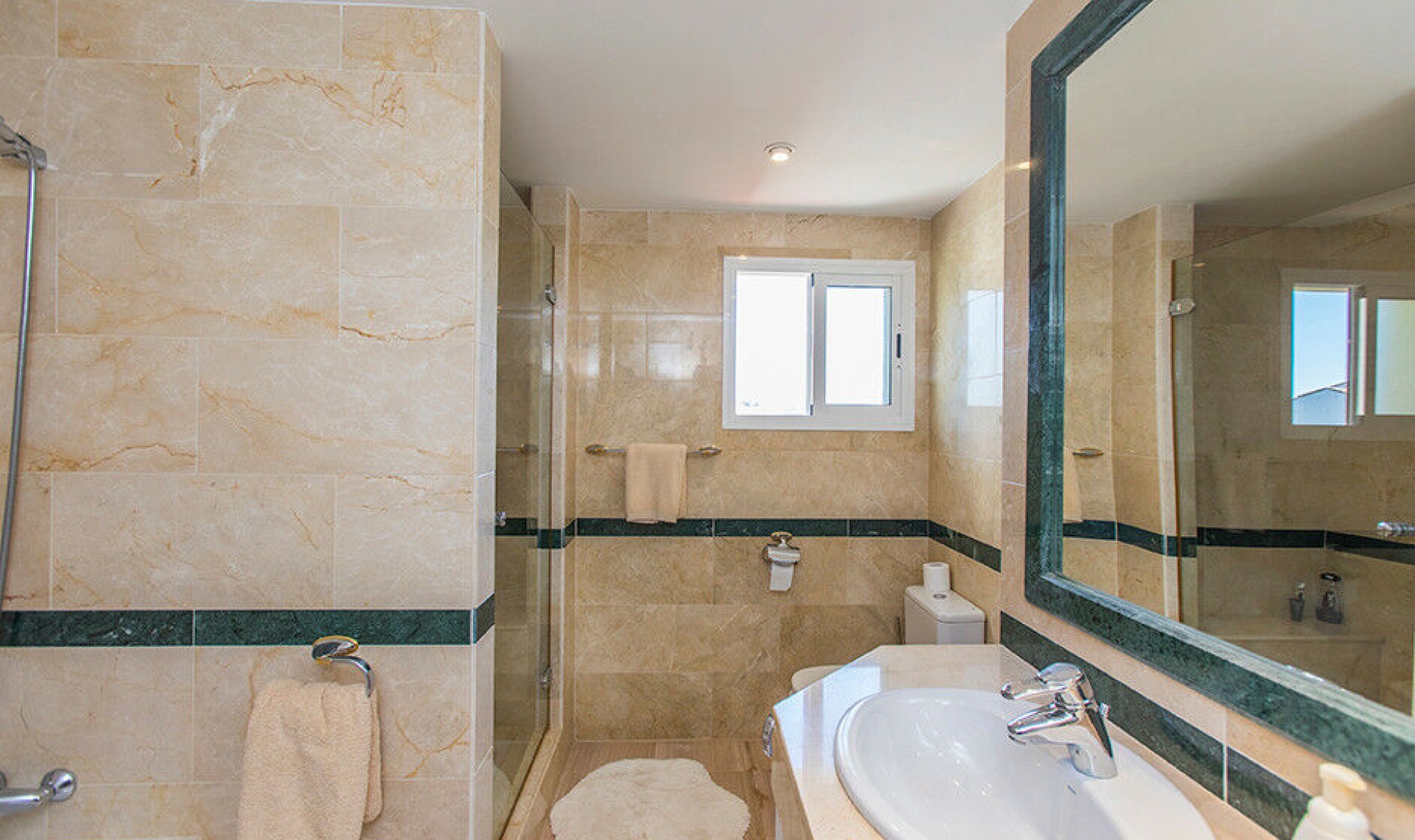 Resale - Apartment -
Elviria