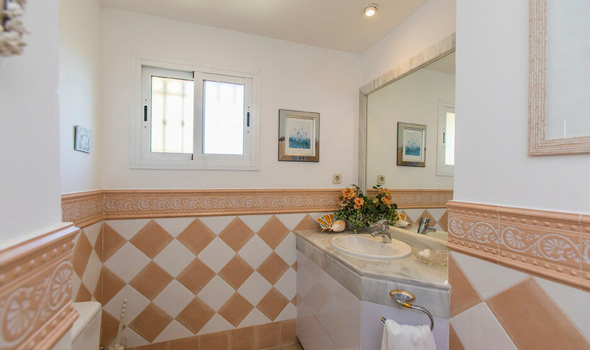 Resale - Apartment -
Elviria