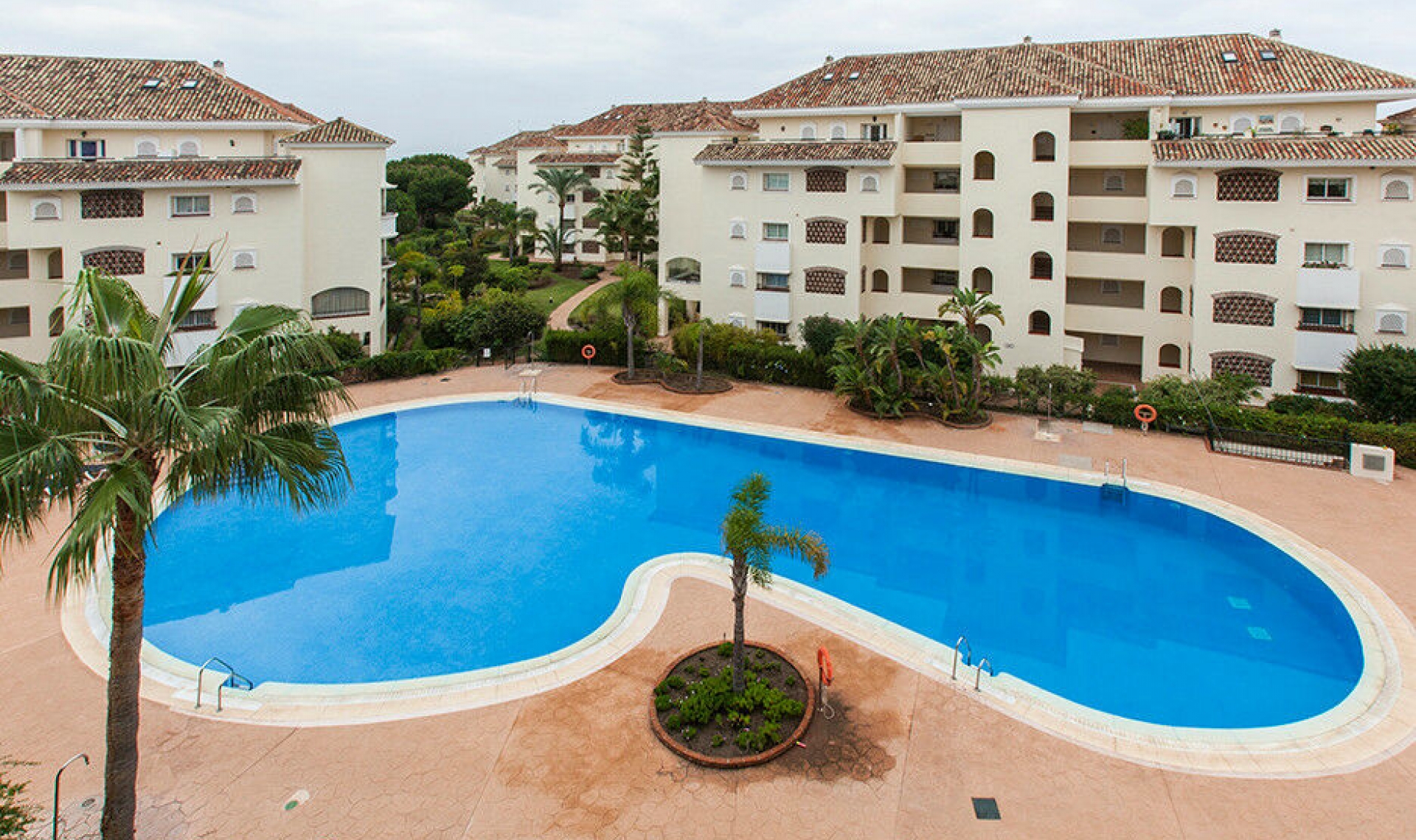 Resale - Apartment -
Elviria