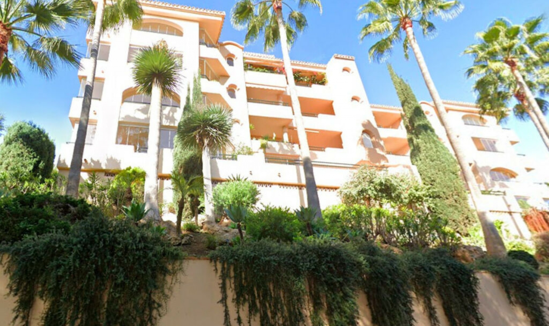 Resale - Apartment -
Elviria