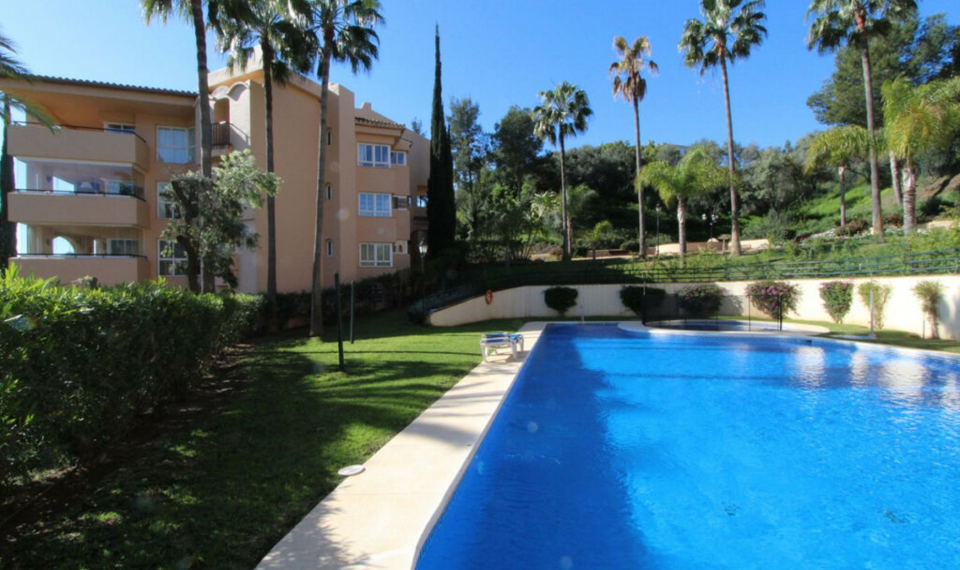 Resale - Apartment -
Elviria