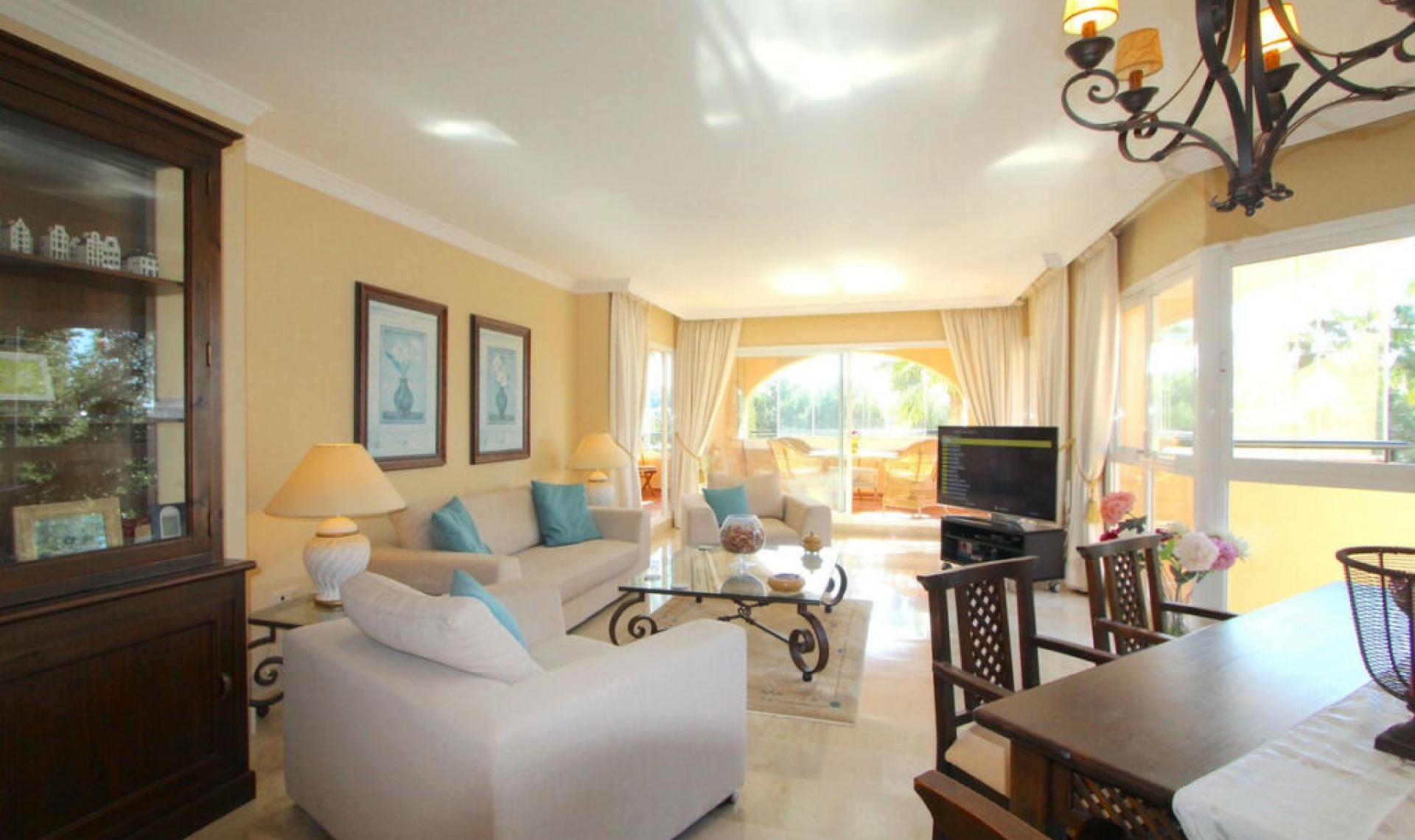 Resale - Apartment -
Elviria