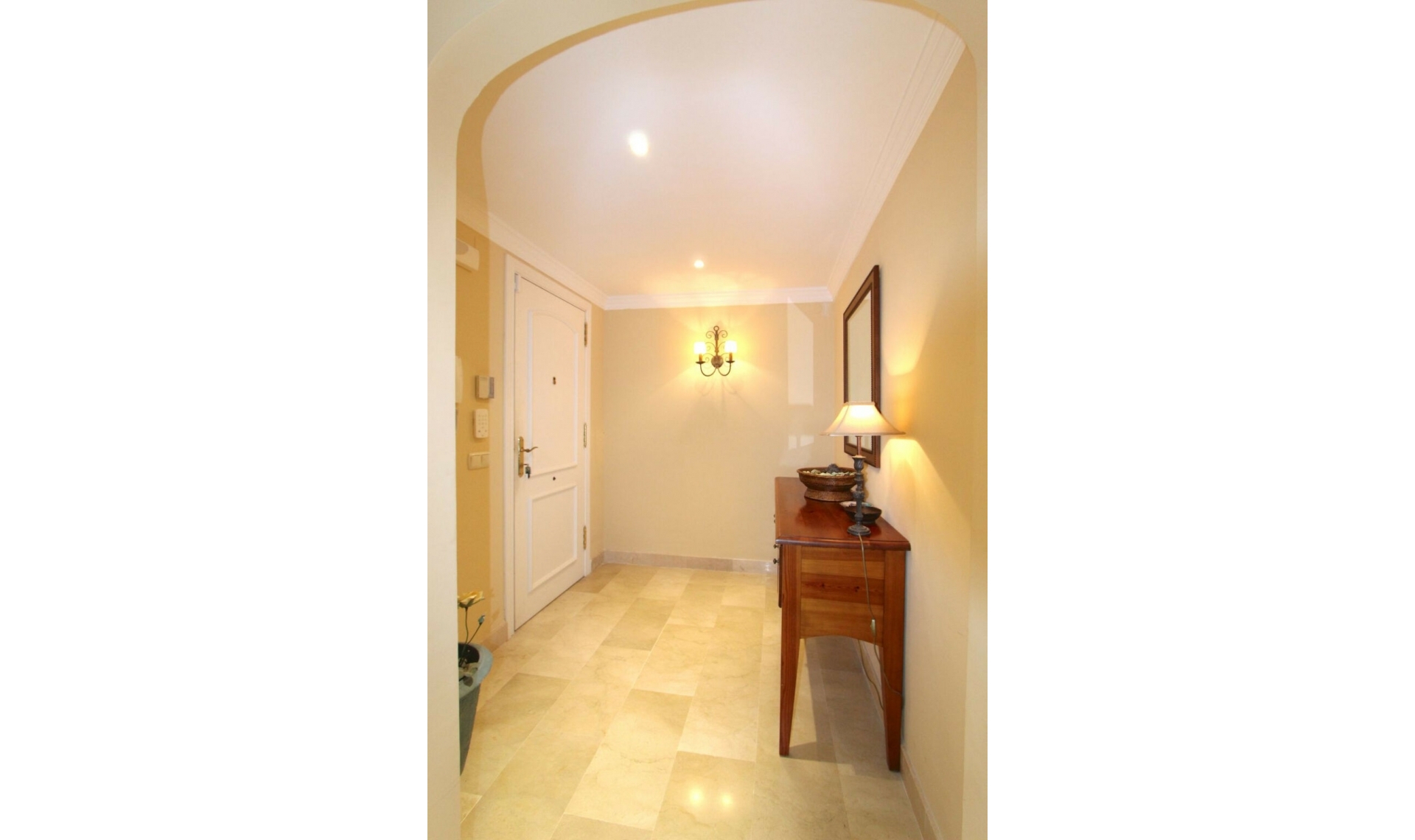 Resale - Apartment -
Elviria