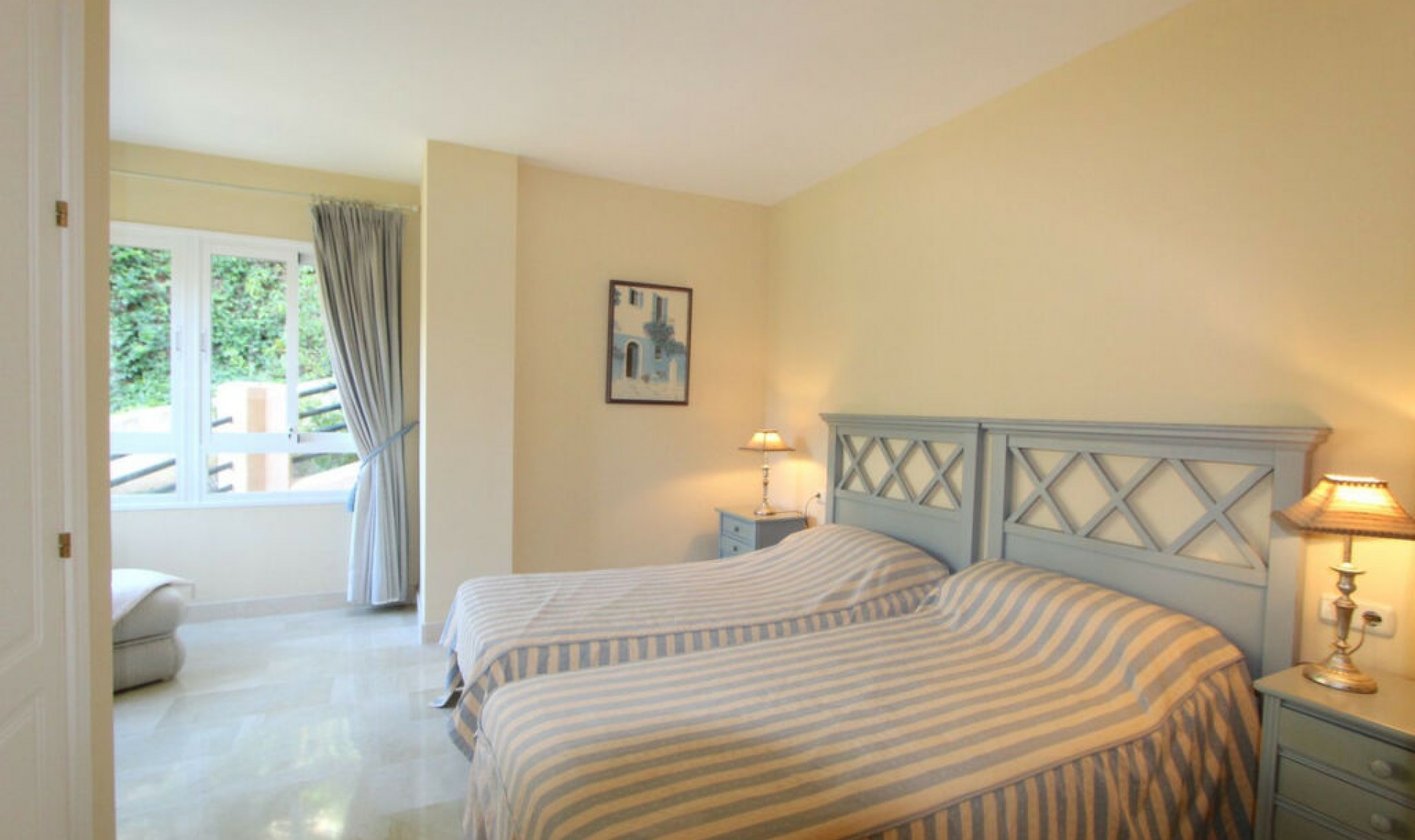 Resale - Apartment -
Elviria