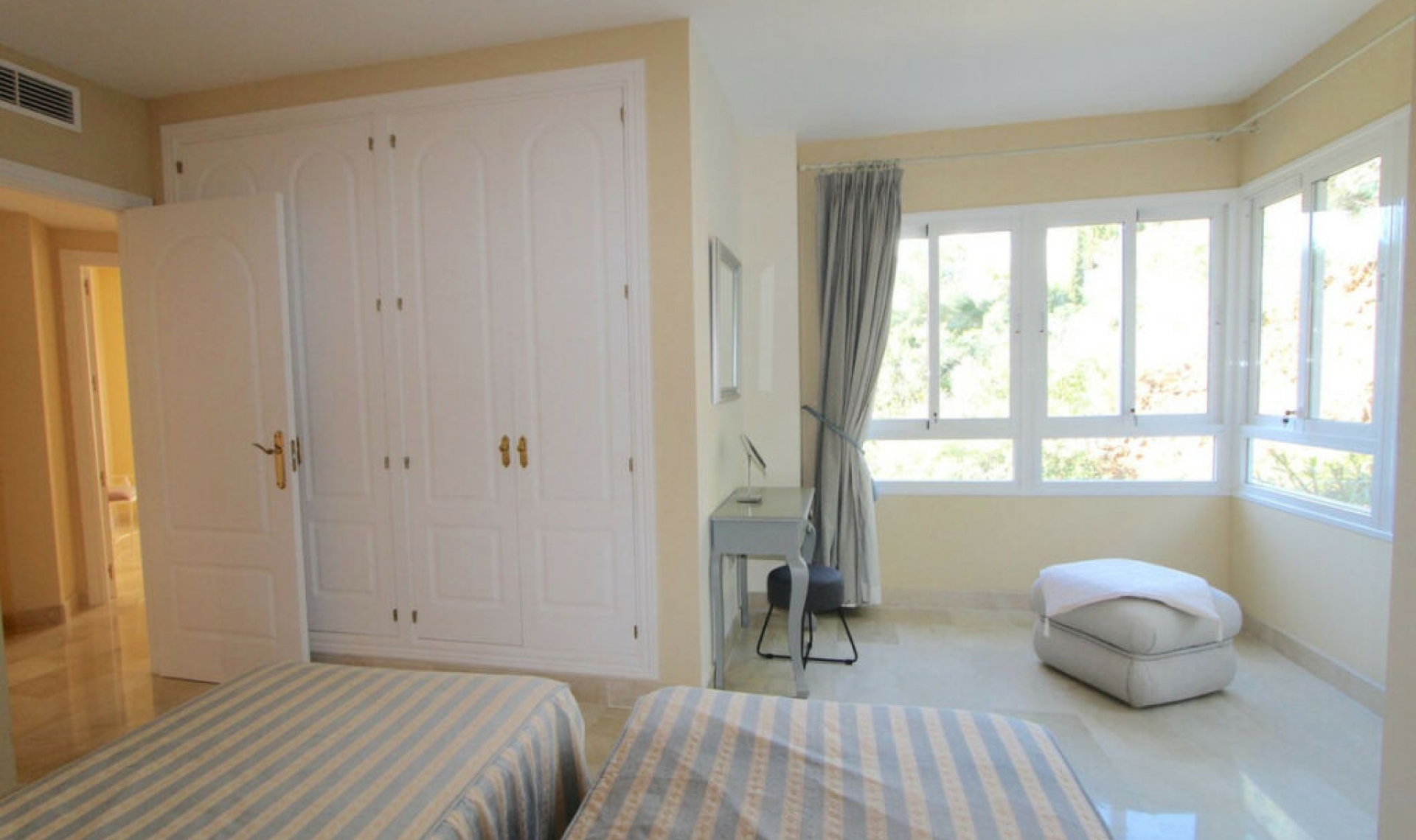 Resale - Apartment -
Elviria