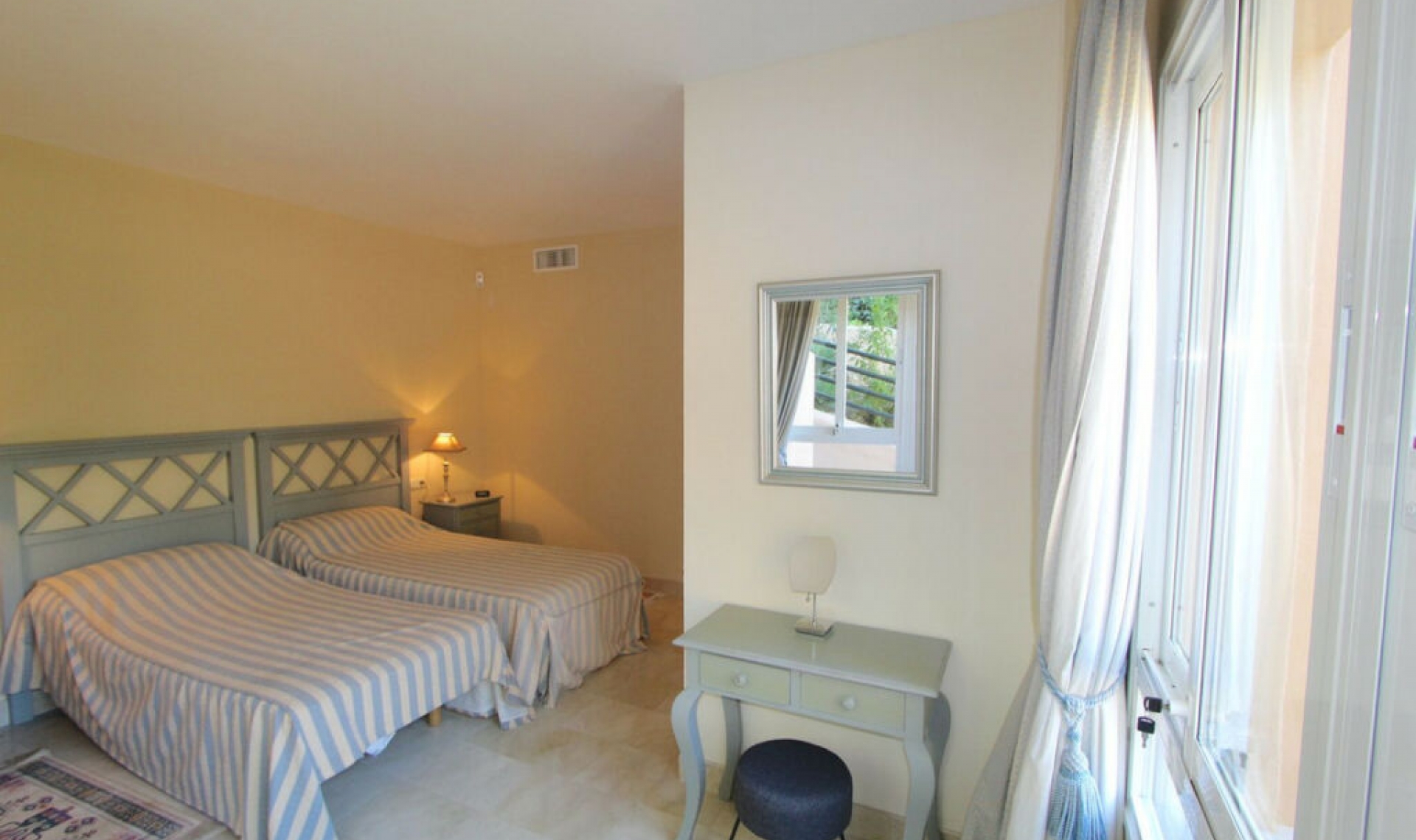 Resale - Apartment -
Elviria