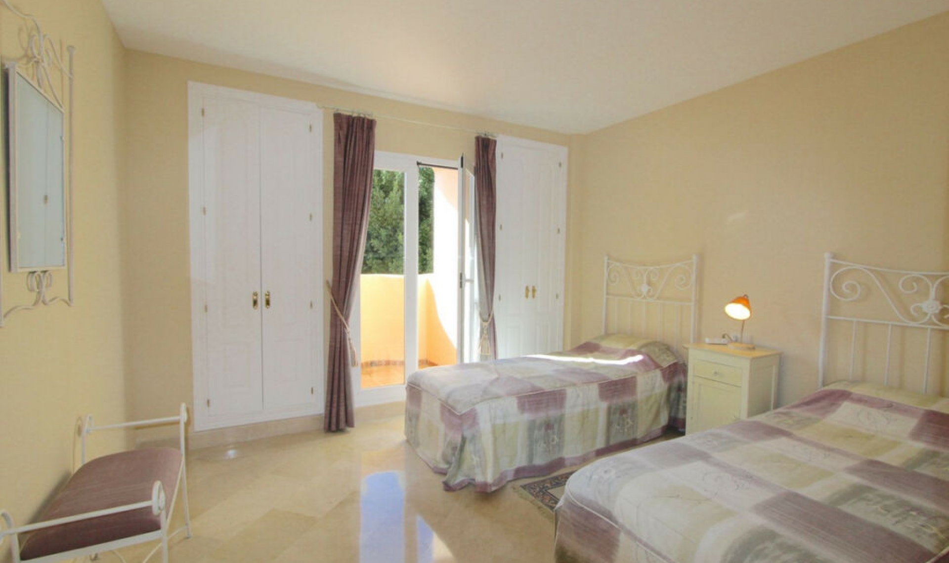 Resale - Apartment -
Elviria