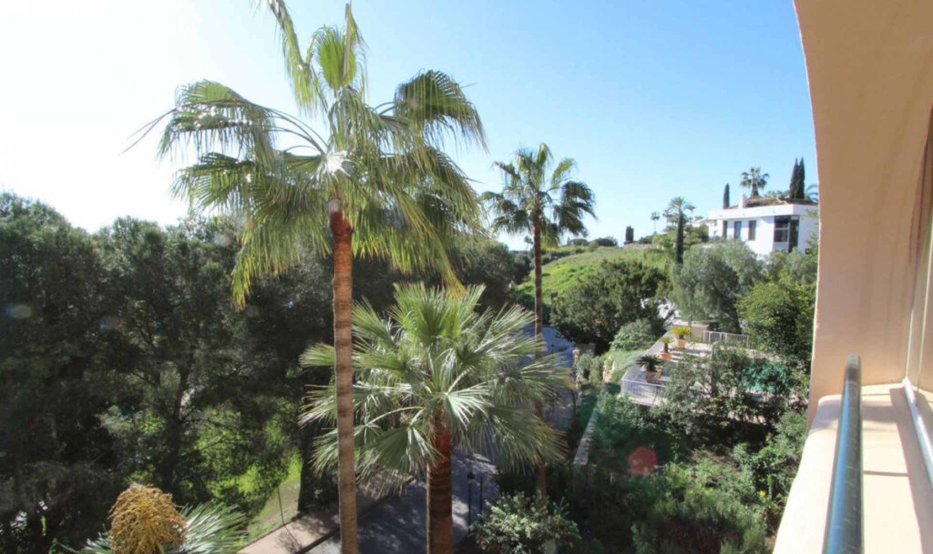 Resale - Apartment -
Elviria