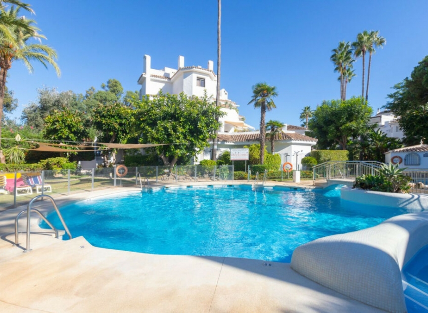 Resale - Apartment -
Elviria