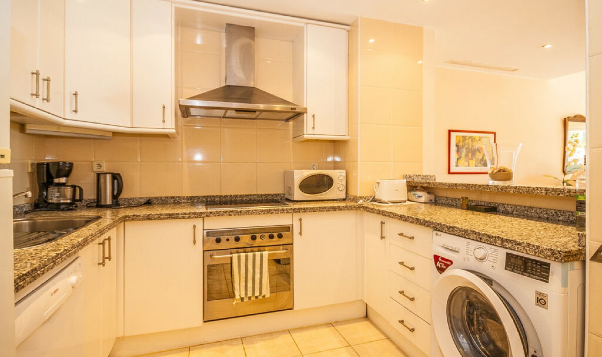 Resale - Apartment -
Elviria