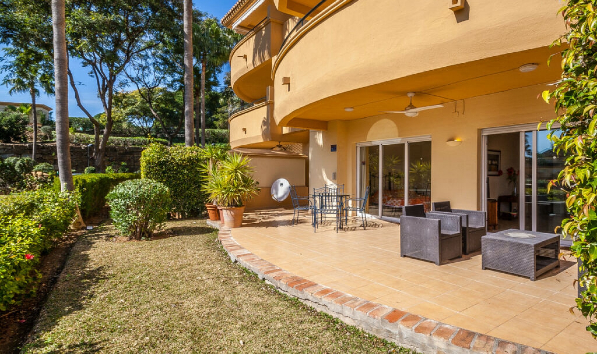 Resale - Apartment -
Elviria