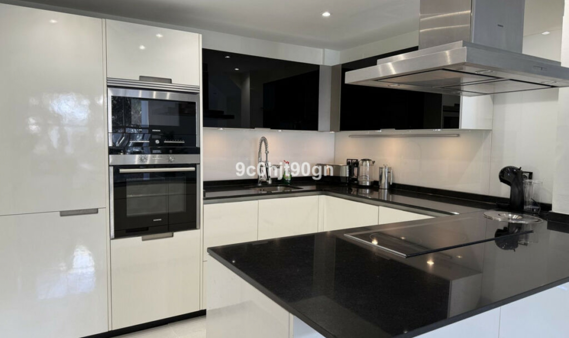 Resale - Apartment -
Elviria