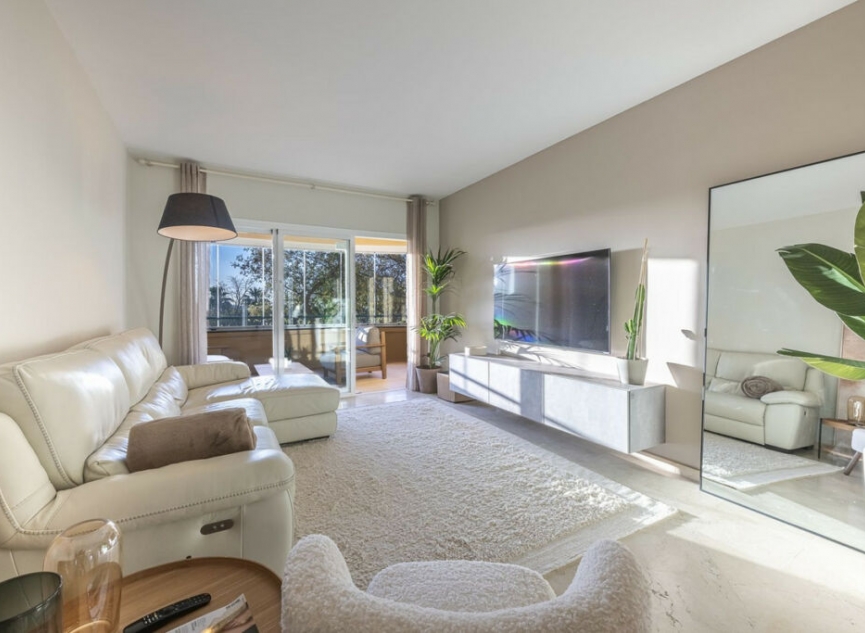 Resale - Apartment -
Elviria