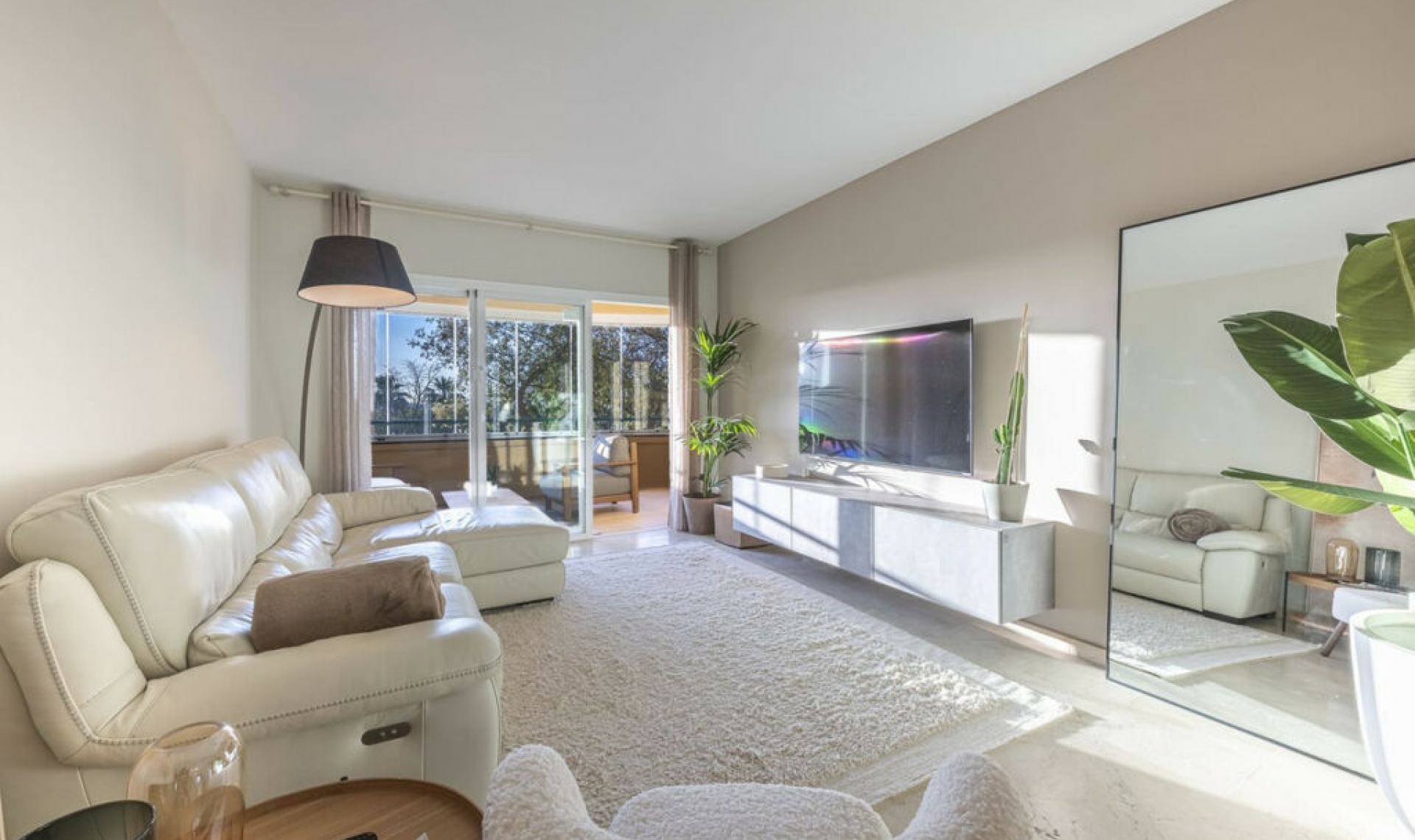 Resale - Apartment -
Elviria