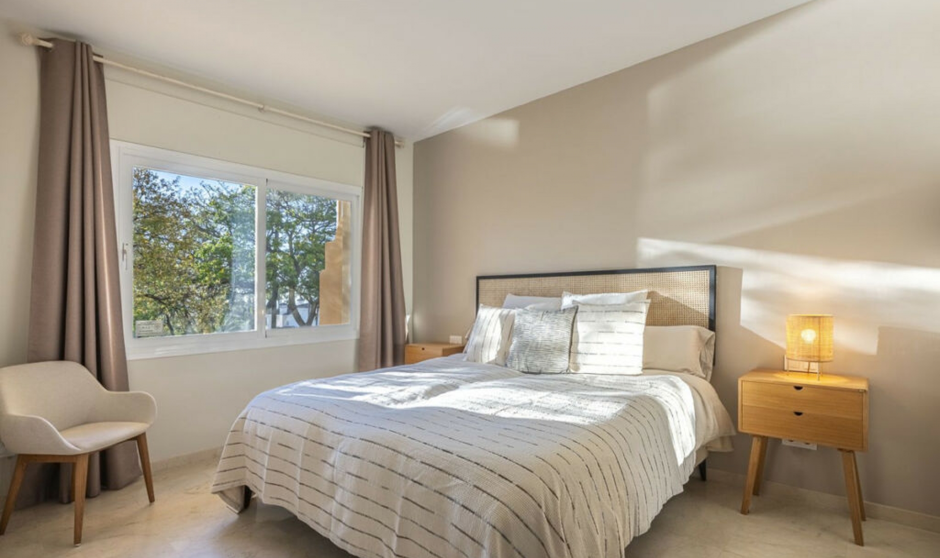 Resale - Apartment -
Elviria