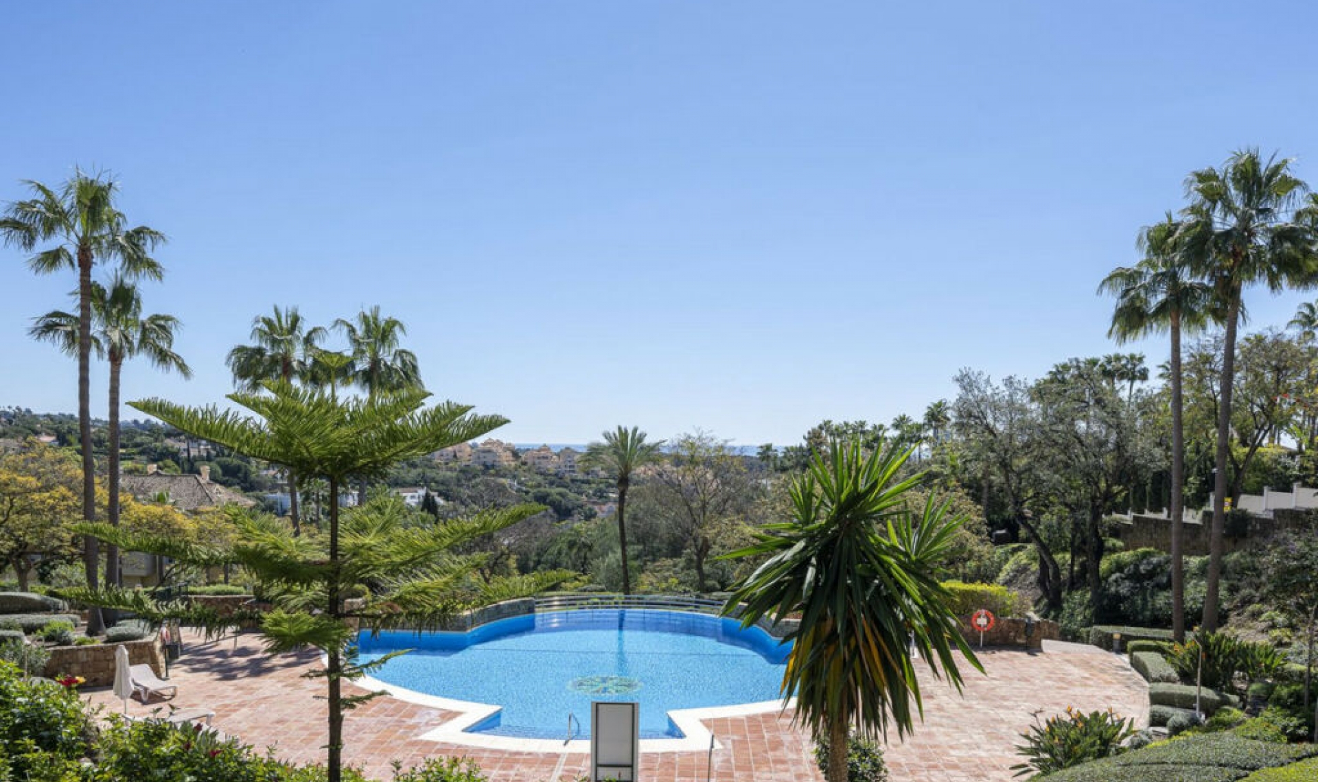 Resale - Apartment -
Elviria