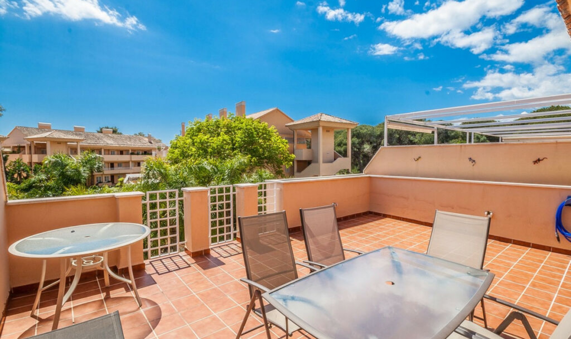 Resale - Apartment -
Elviria