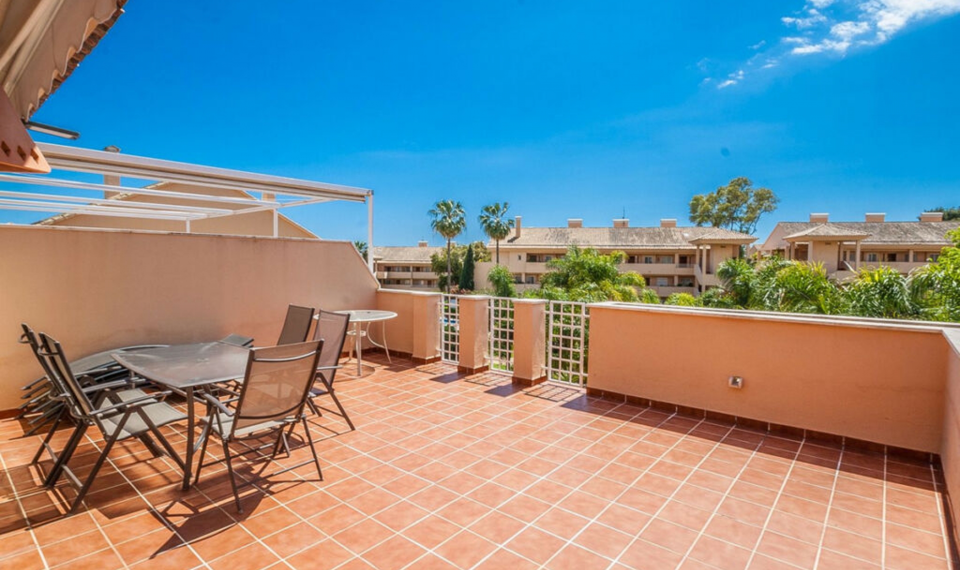 Resale - Apartment -
Elviria