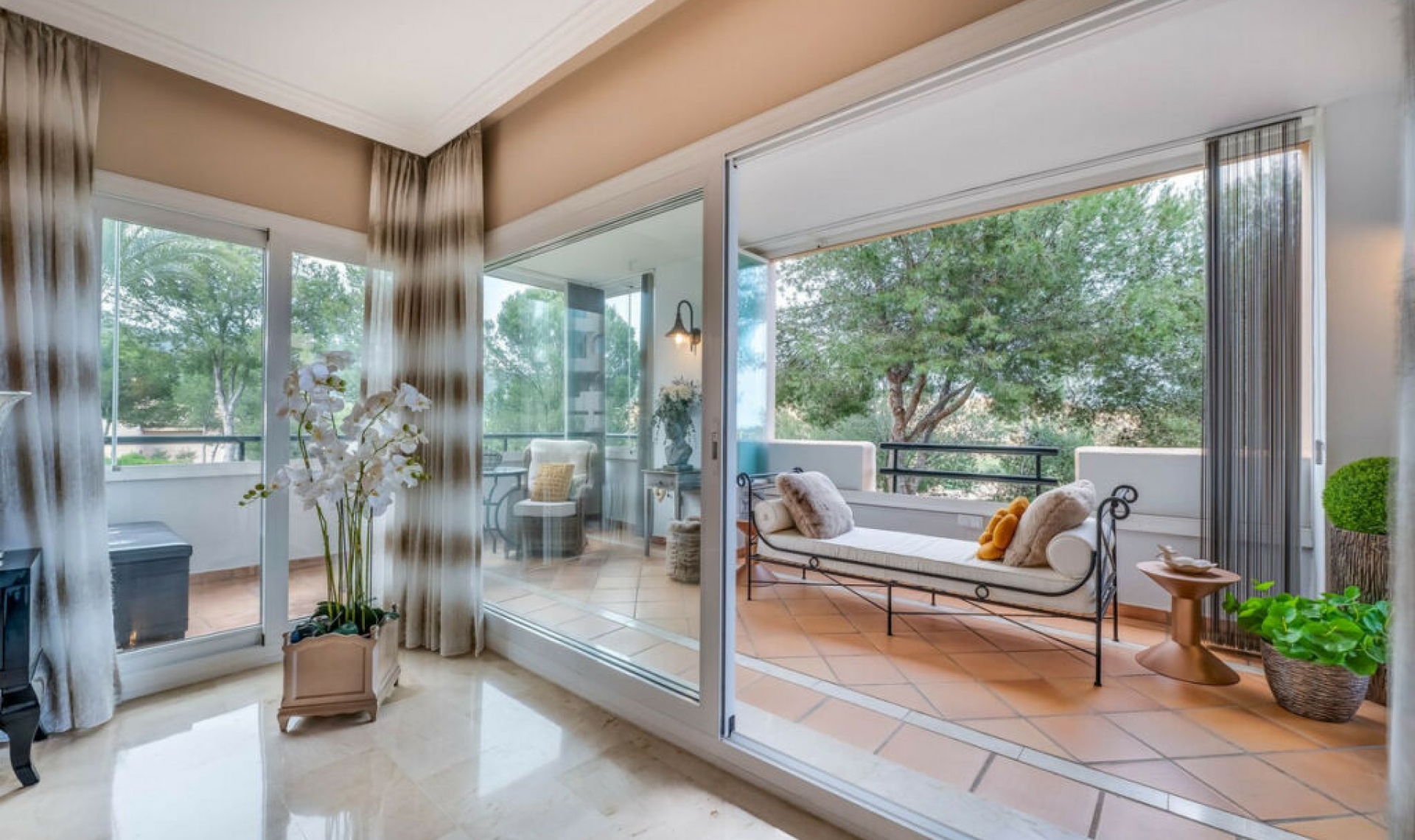 Resale - Apartment -
Elviria