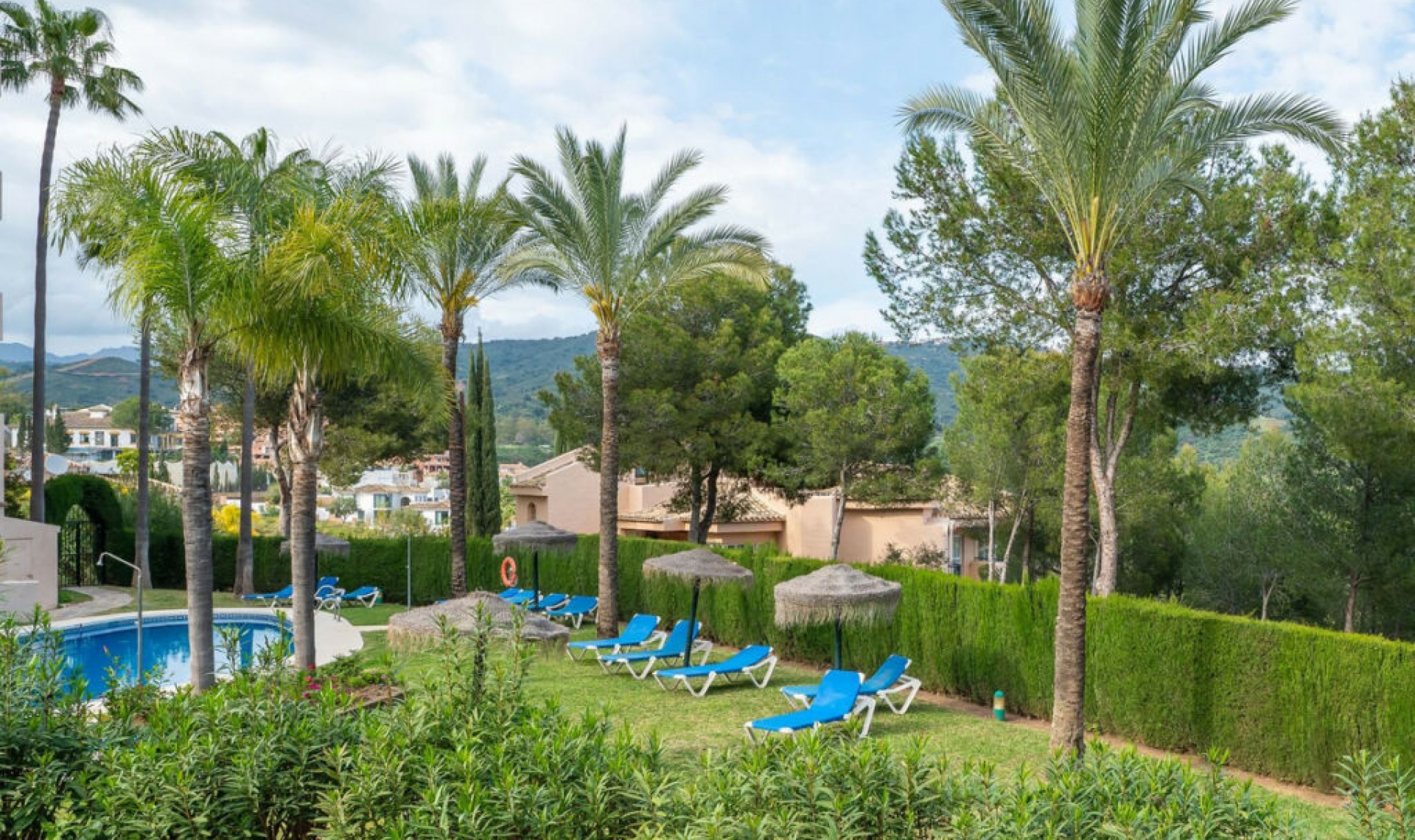 Resale - Apartment -
Elviria