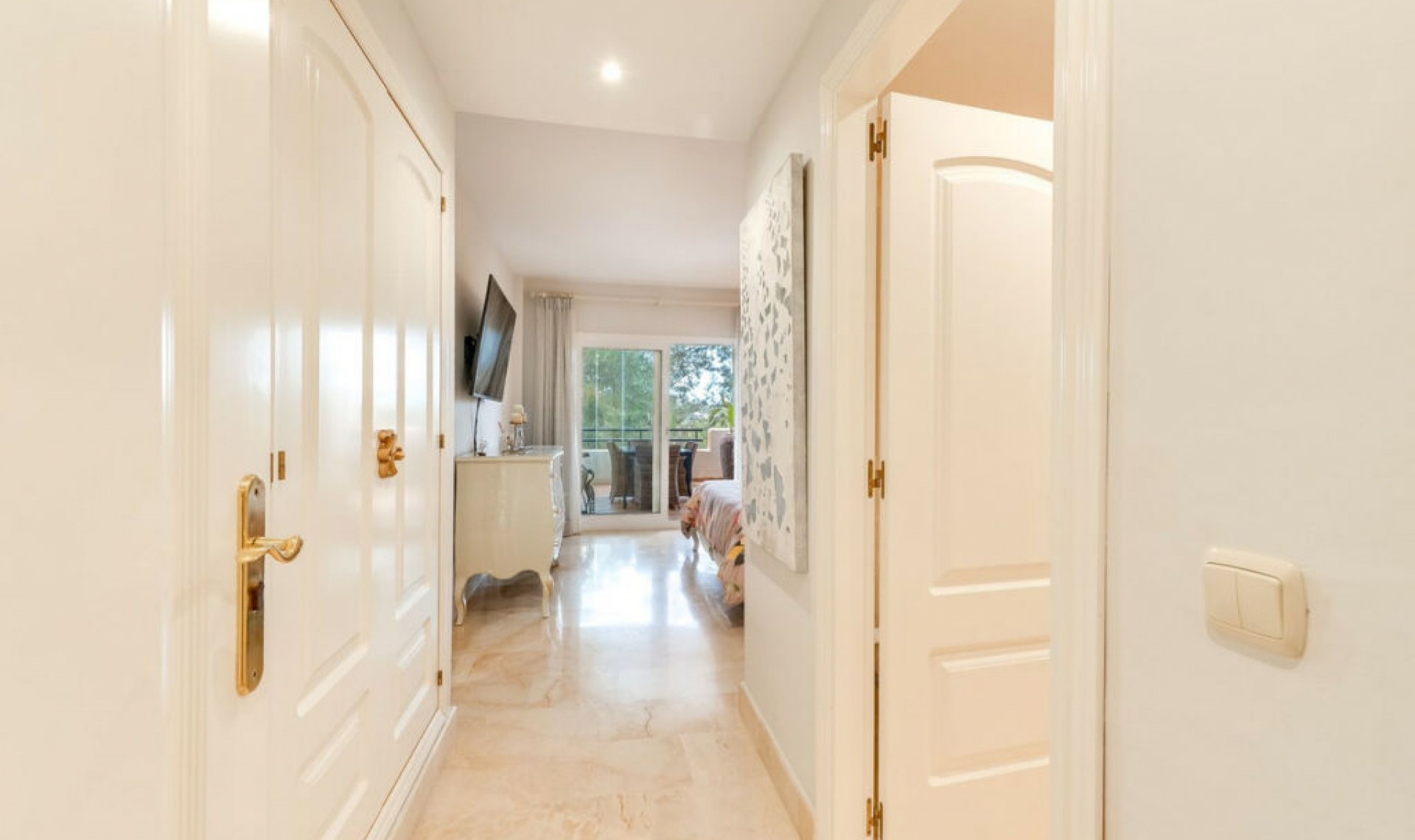 Resale - Apartment -
Elviria