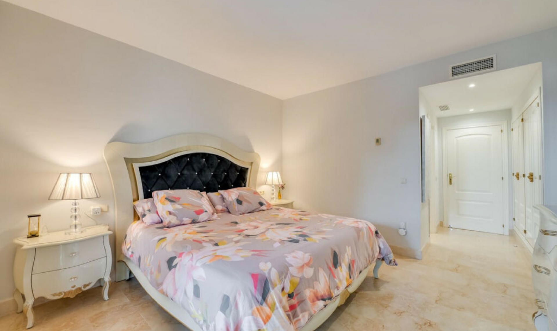 Resale - Apartment -
Elviria