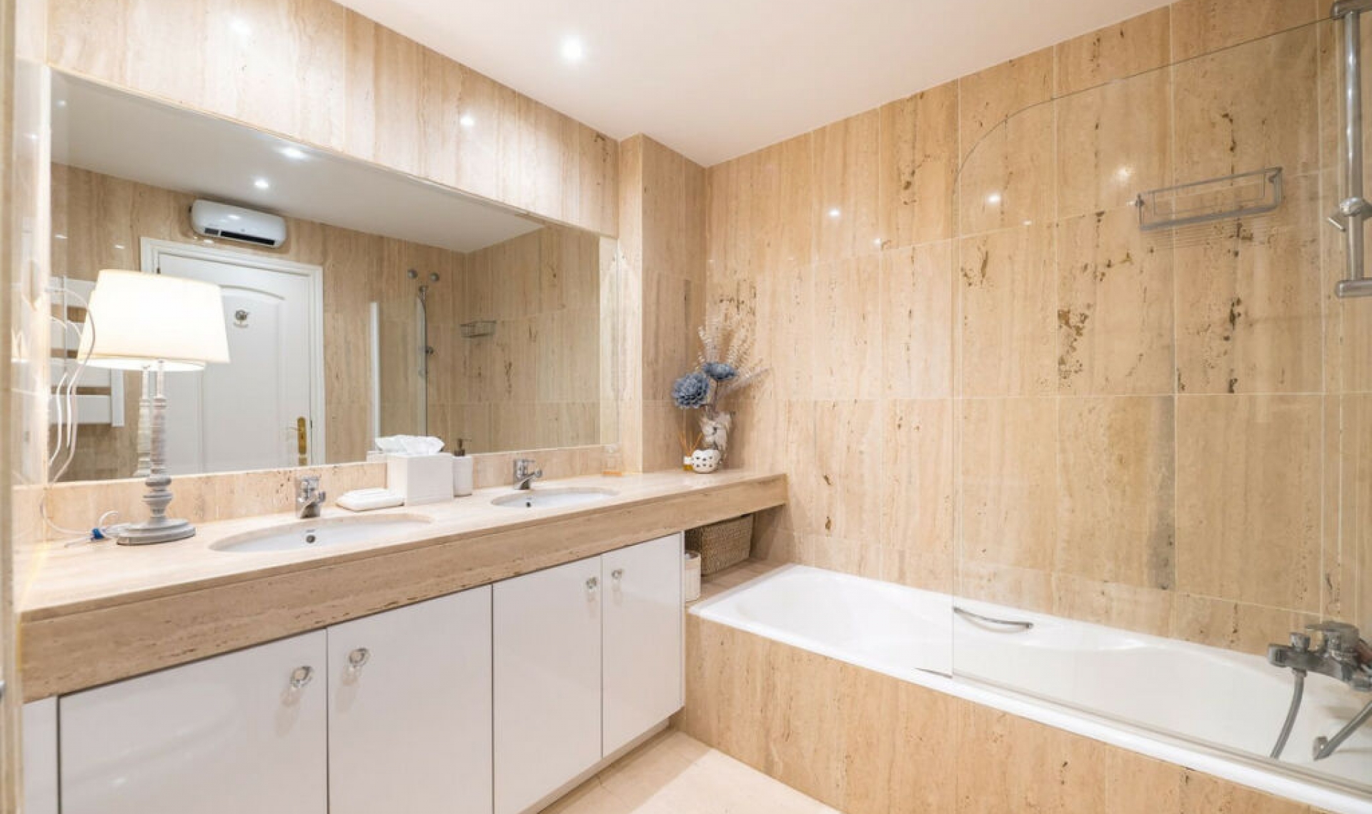 Resale - Apartment -
Elviria