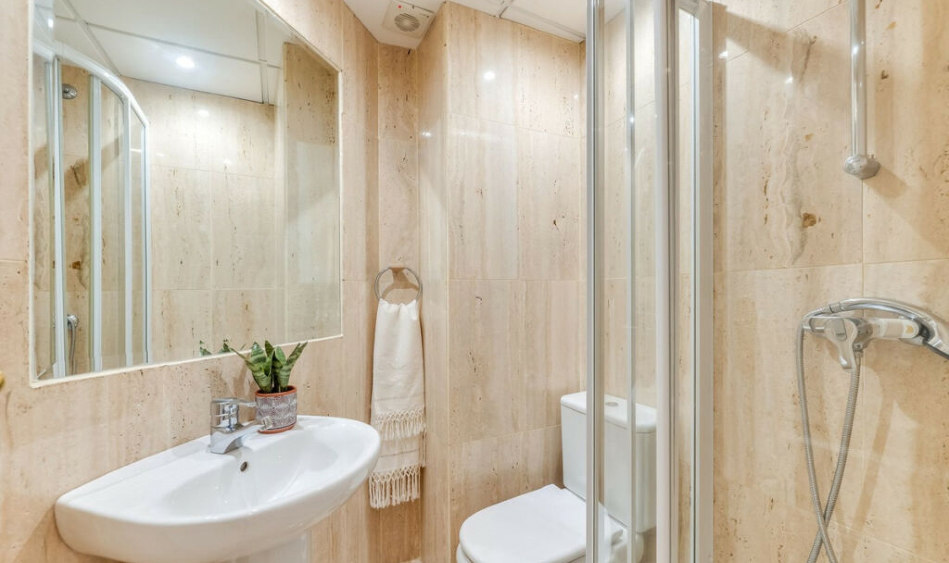 Resale - Apartment -
Elviria