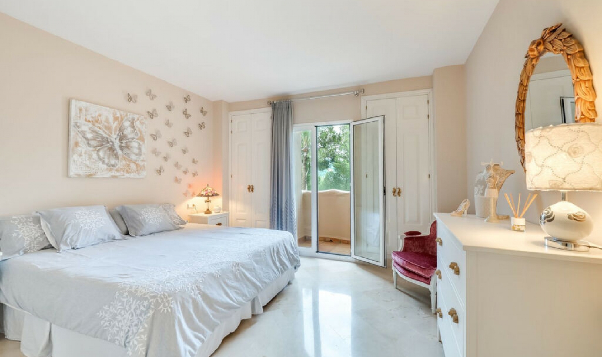 Resale - Apartment -
Elviria