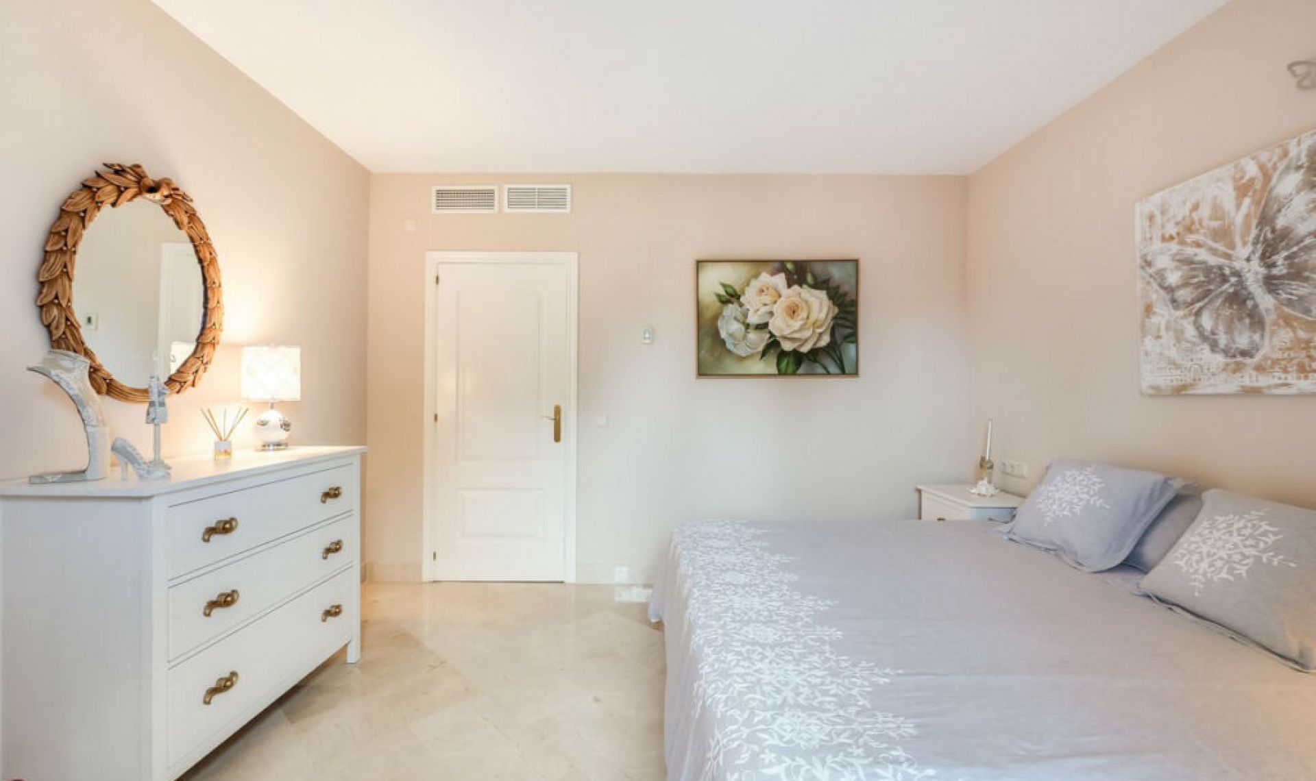 Resale - Apartment -
Elviria