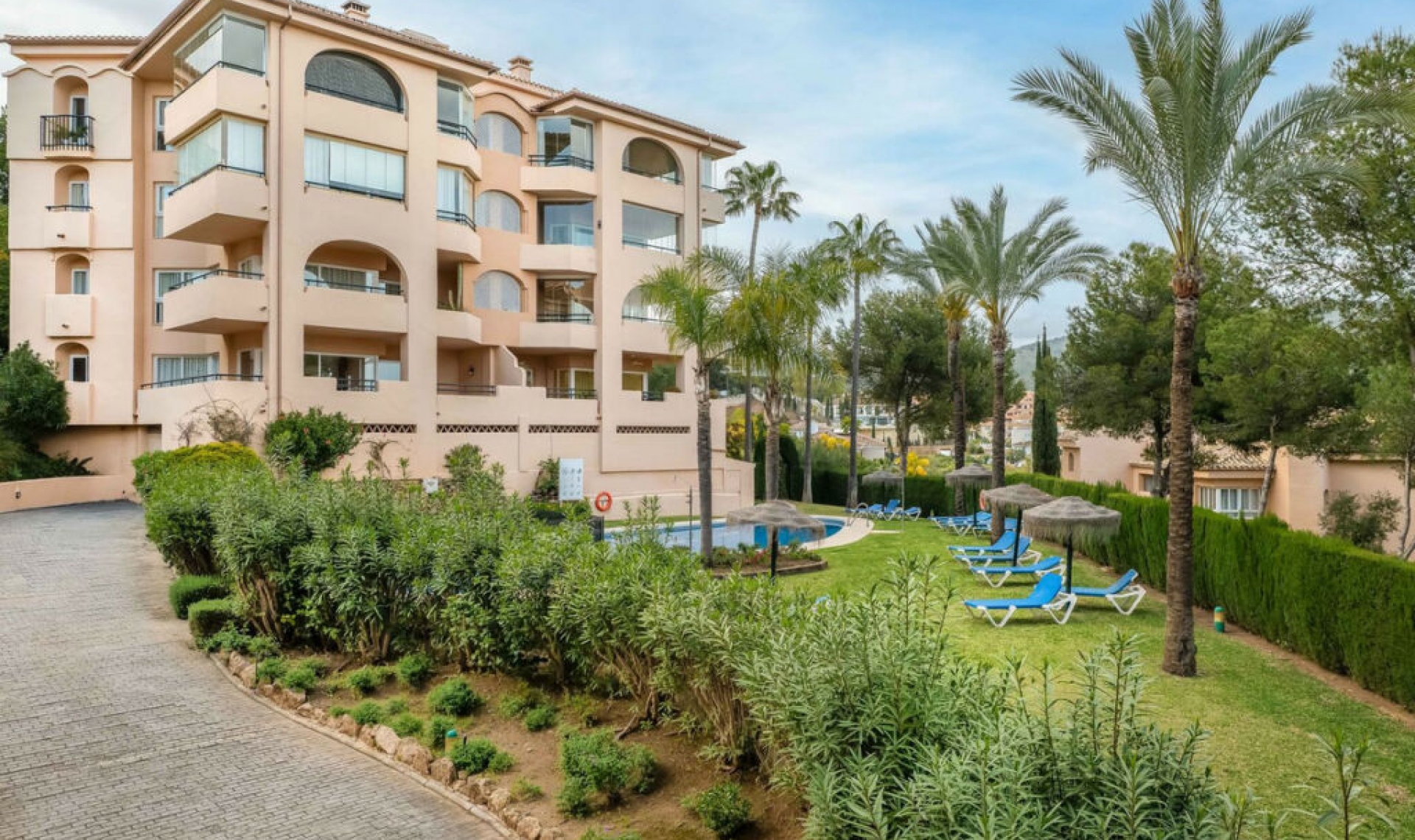 Resale - Apartment -
Elviria